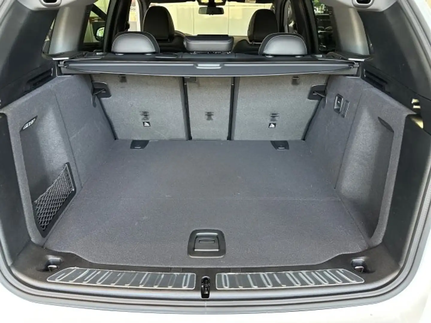 BMW iX3 G08 HA0 Bílá - 2