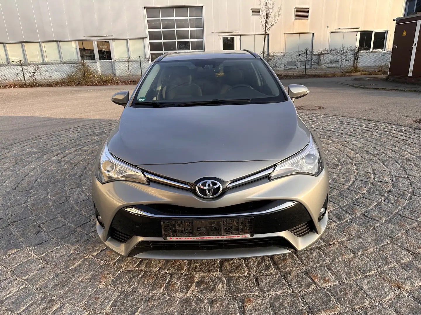 Toyota Avensis Sol Šedá - 2
