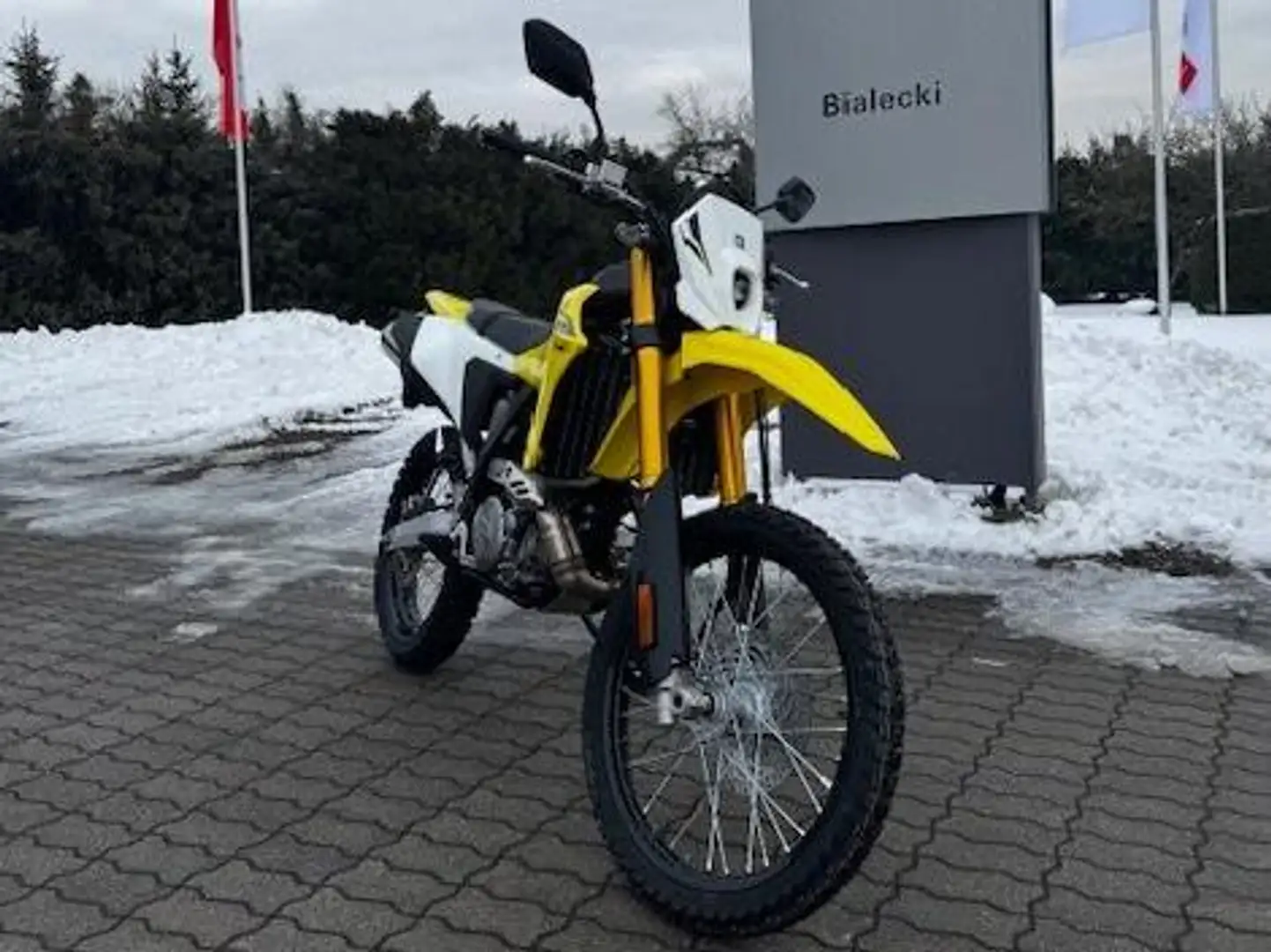 Suzuki DR-Z4S Amarillo - 2