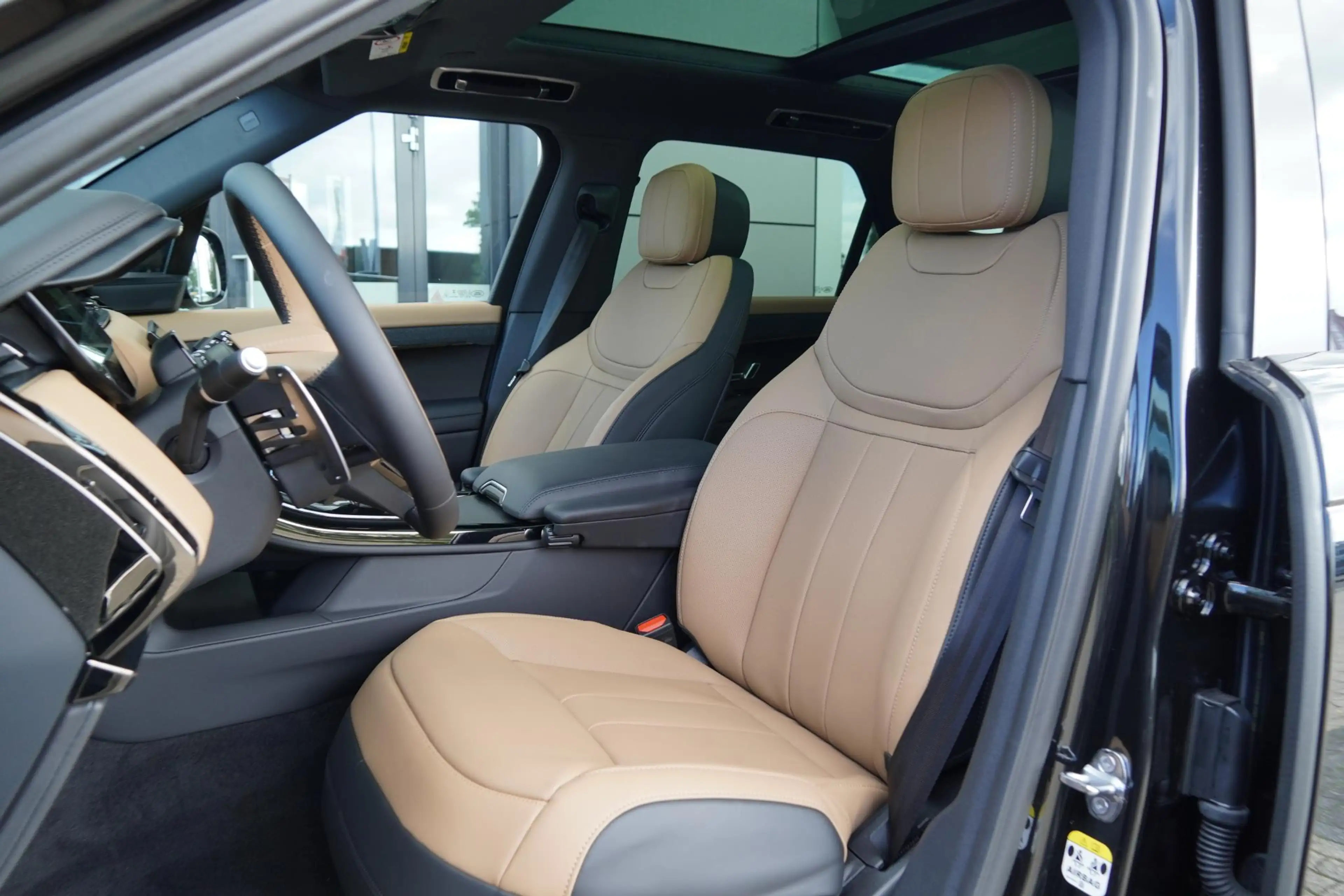 Land Rover Range Rover Sport P460e Dynamic SE | Caraway | Tech Pack | Interior — photo 5