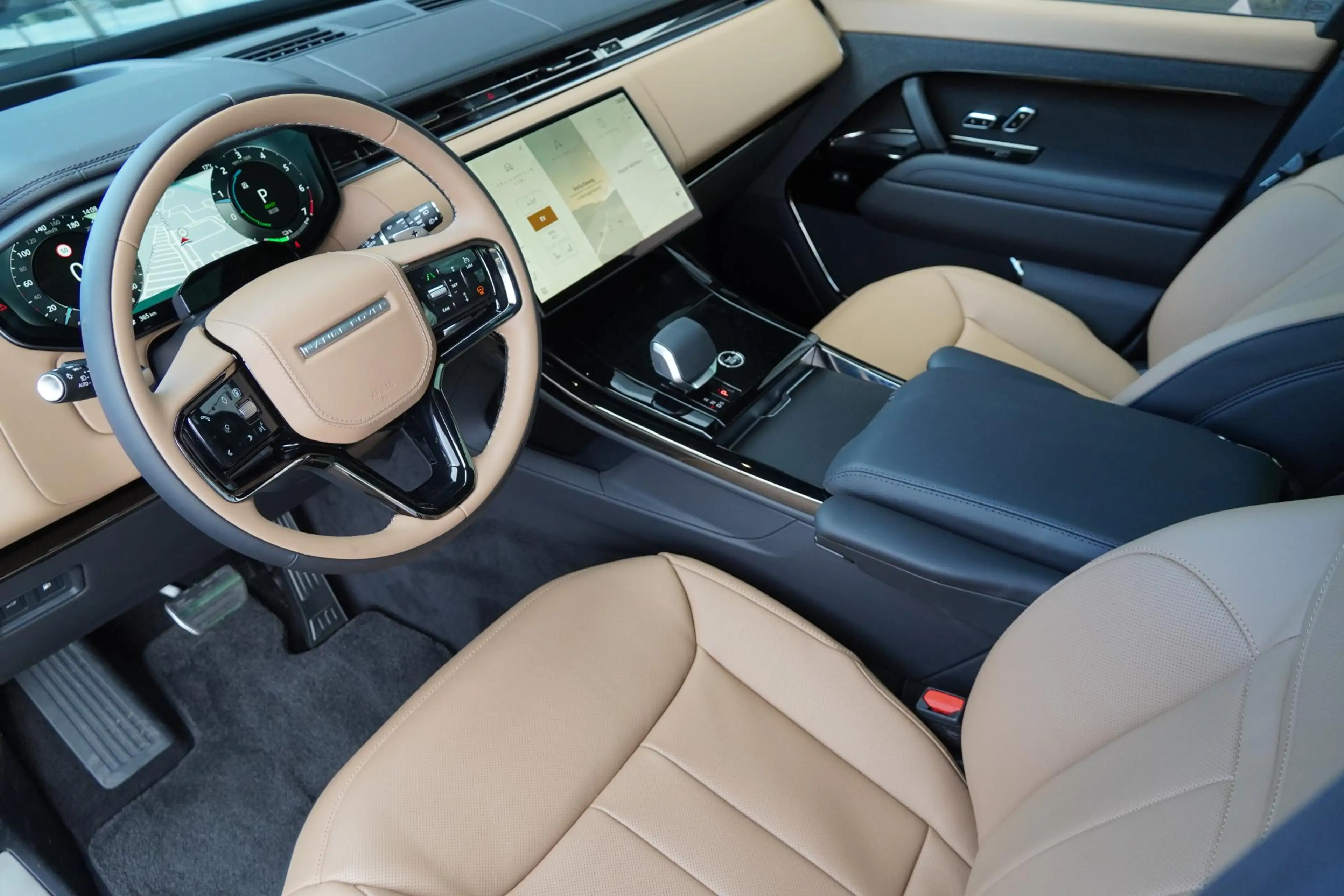 Land Rover Range Rover Sport P460e Dynamic SE | Caraway | Tech Pack | Interior — photo 4