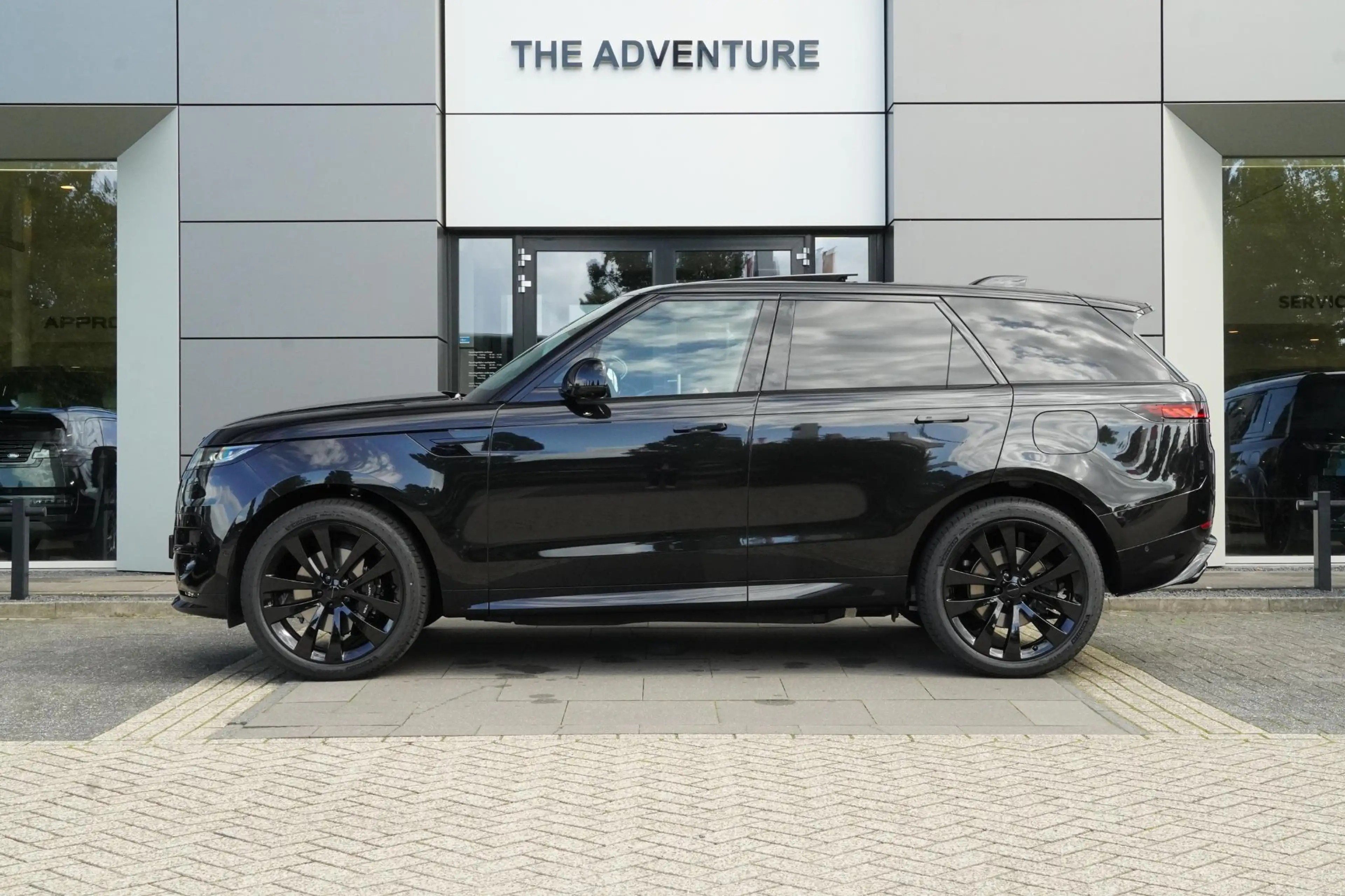 Land Rover Range Rover Sport P460e Dynamic SE | Caraway | Tech Pack | Interior — photo 9