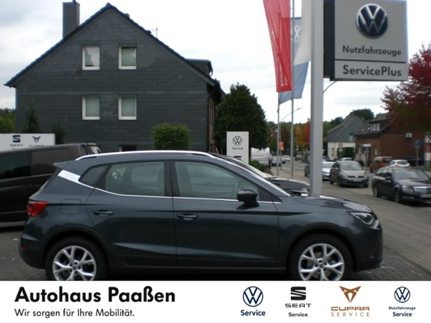 SEAT Arona FR 1.0 TSI DSG LED NAVI PLA RFK GRA App-Connect Grau - 1