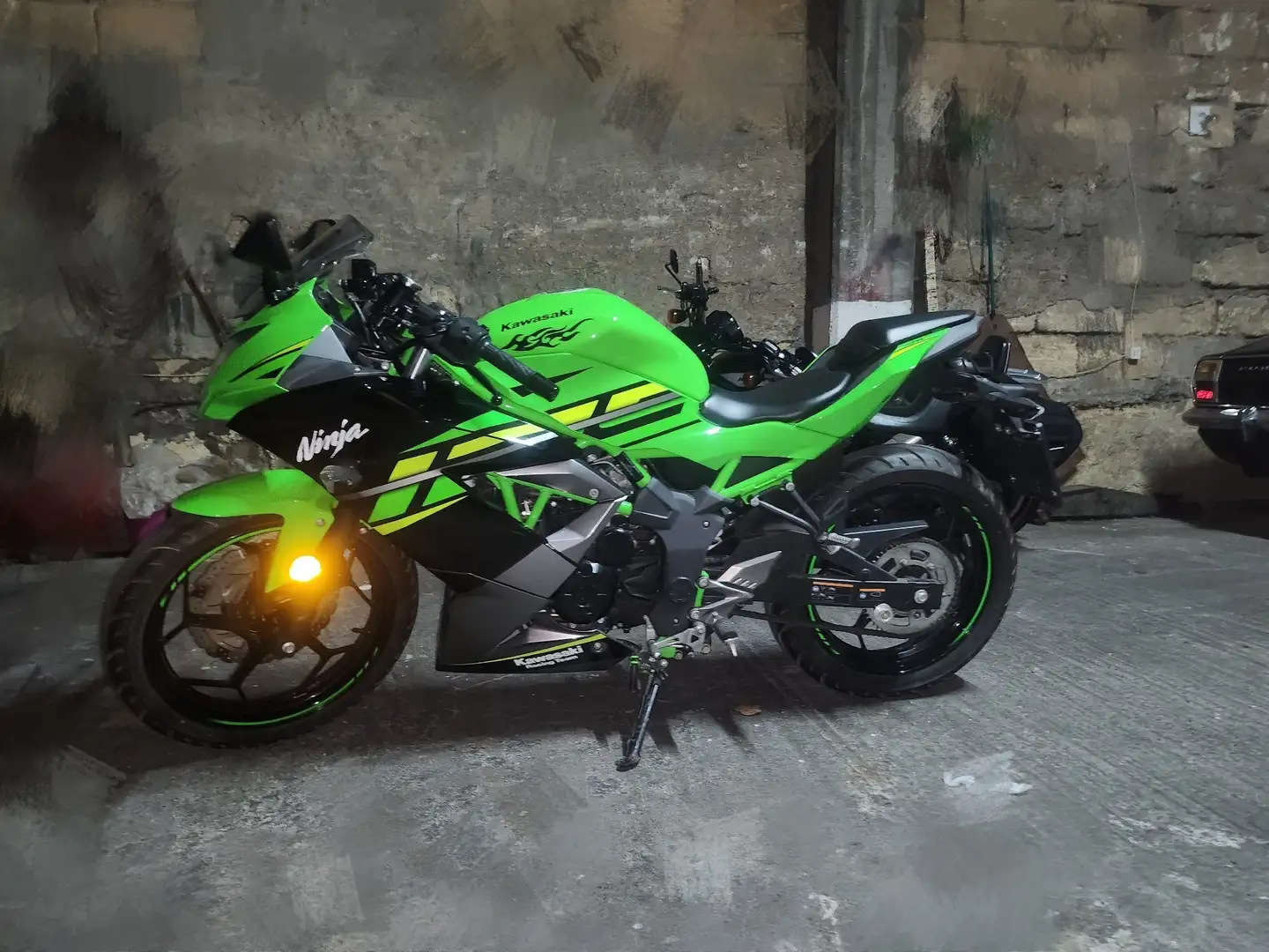 Kawasaki Ninja 125 Green - 1