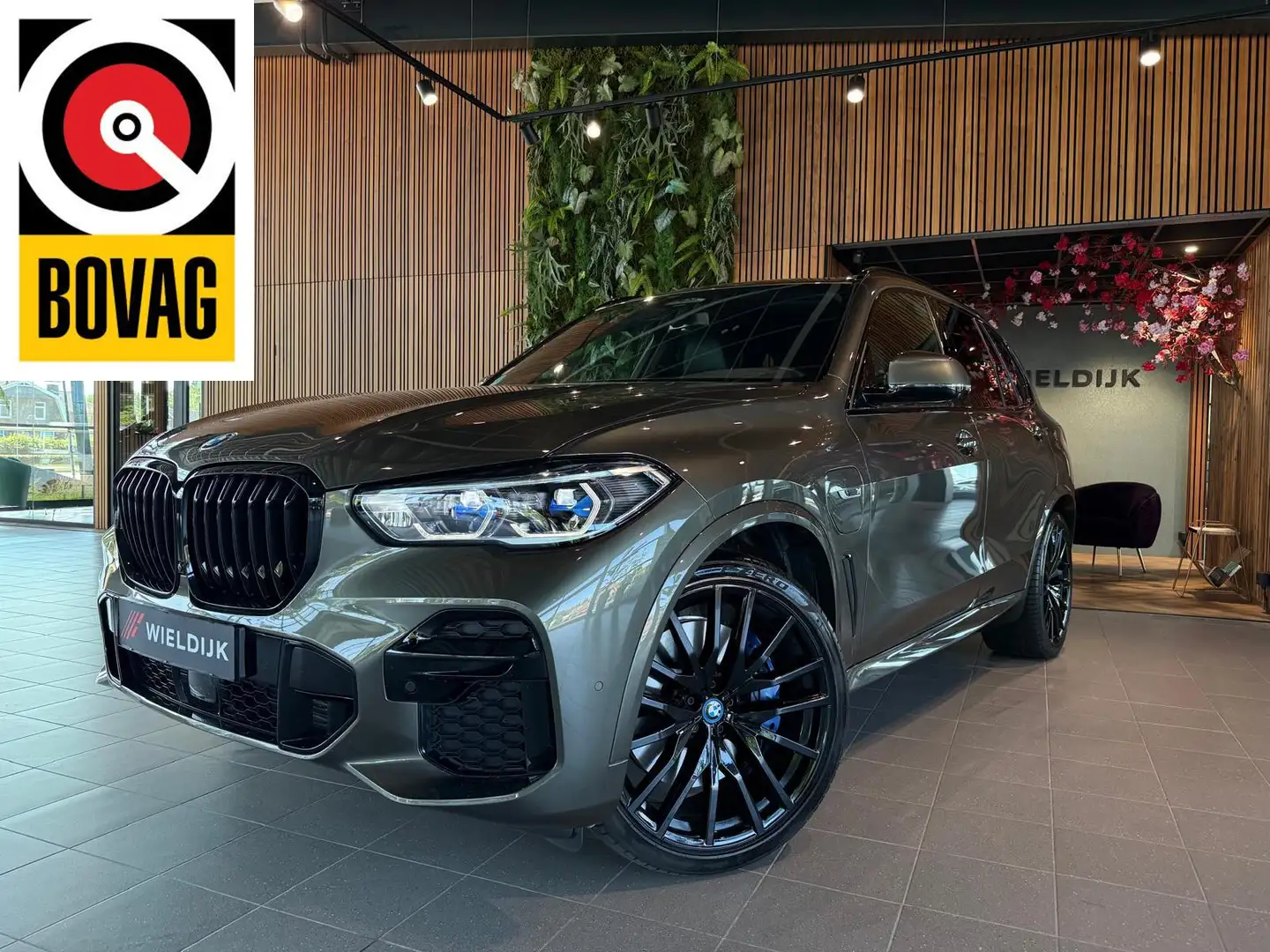 BMW X5 xDrive45e High Executive M Sport Groen - 1