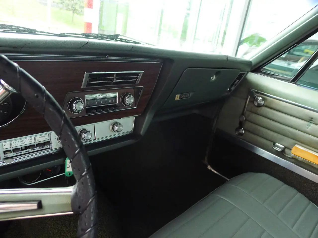 Oldsmobile Delta 88 4-door Sedan, foto 10