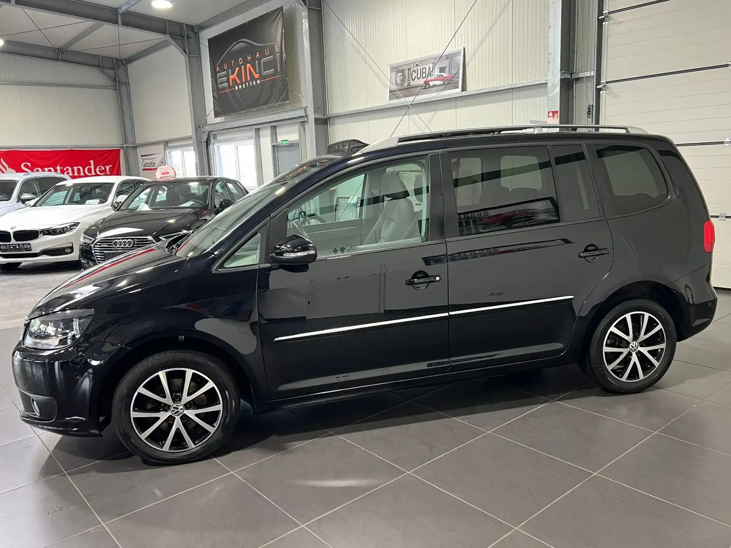 Volkswagen Touran 1.4 TSi **Navi*SHZ*AHK*Temp*Panorama** Schwarz - 2