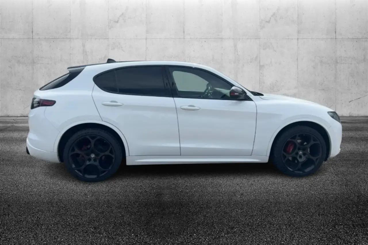 Alfa Romeo Stelvio 2024