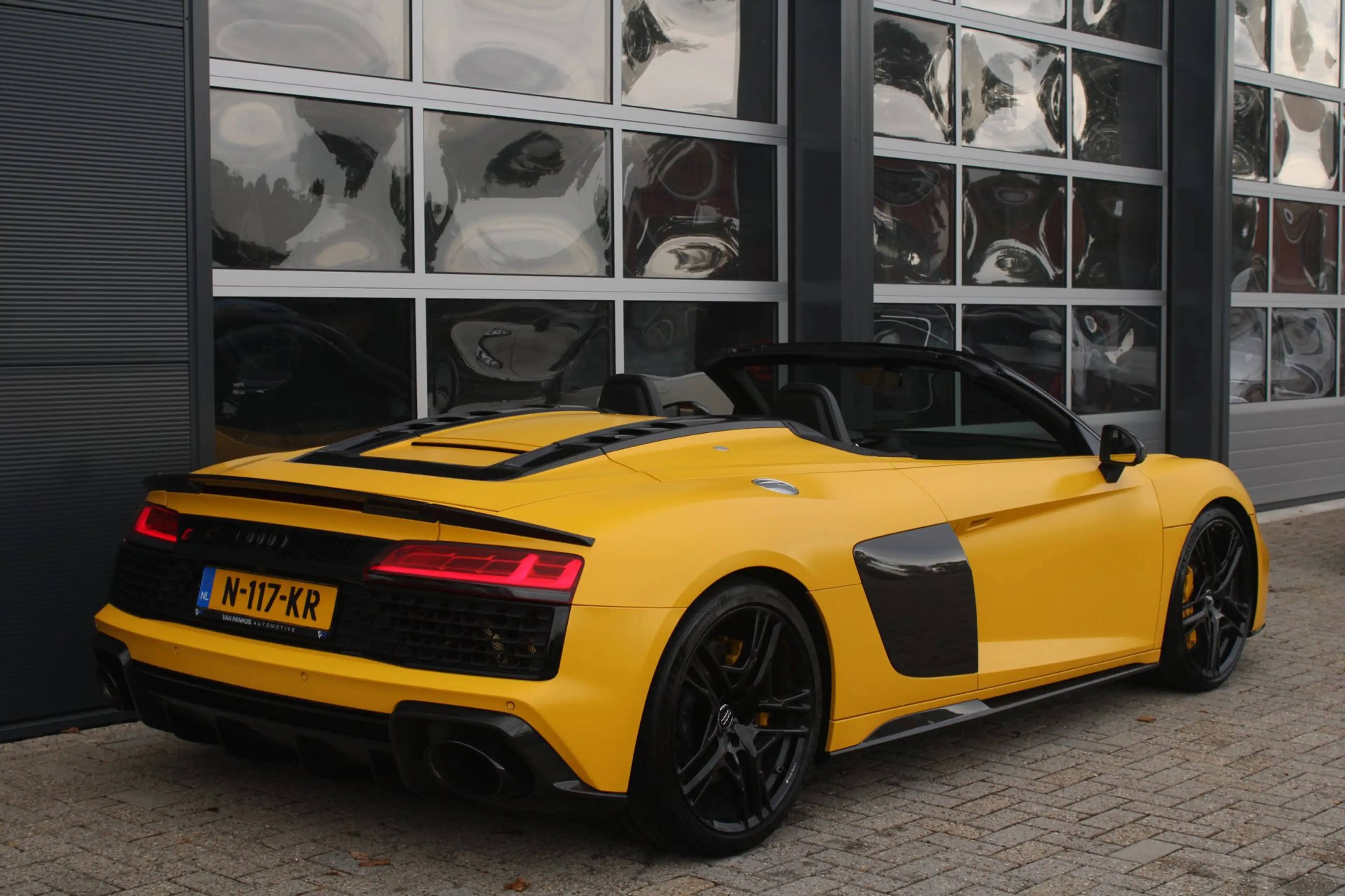 Audi R8 Spyder 5.2 Performance Quattro 620pk | Capristo | — photo 19