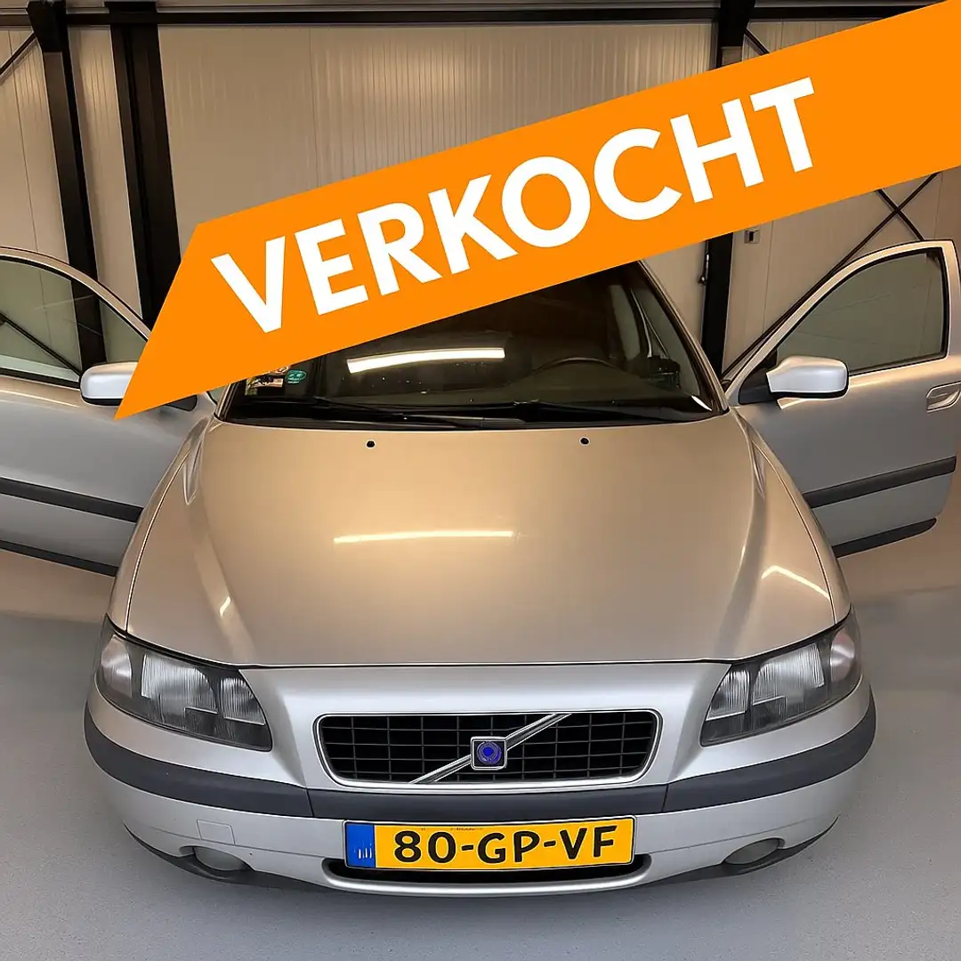 Volvo S60 2.4 Edition Gris - 1
