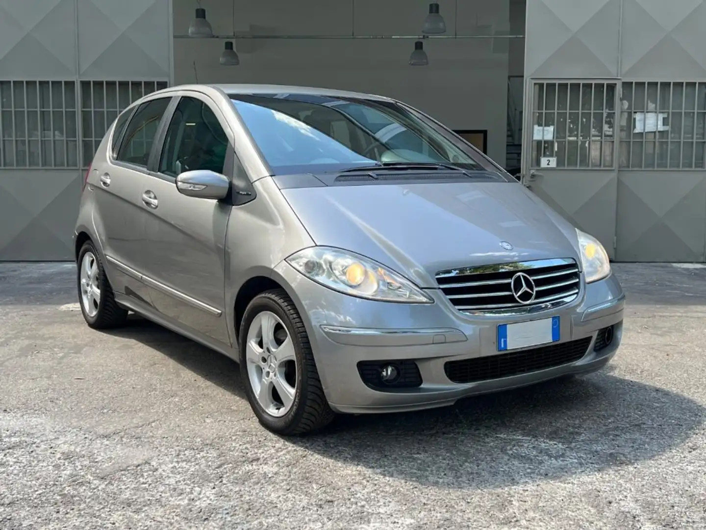 Mercedes-Benz A 150 Avantgarde Gris - 1