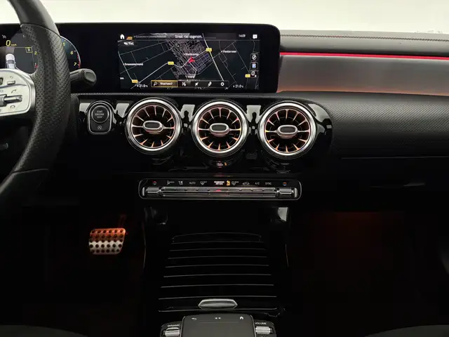 Mercedes-Benz CLA view 18