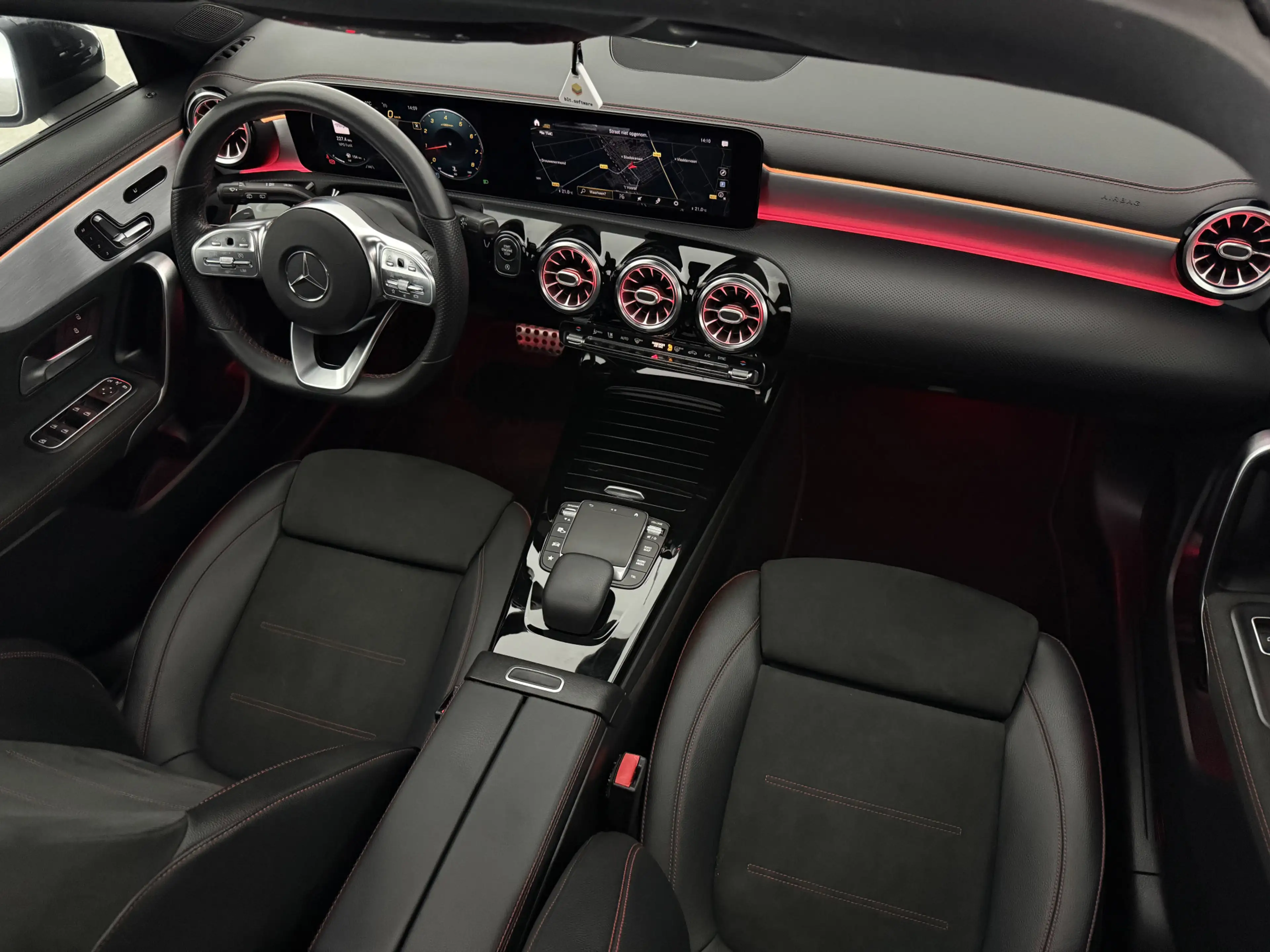 Mercedes-Benz CLA 200 AMG | Pano | Burmester | Camera | Sfeer | Virtual — photo 17