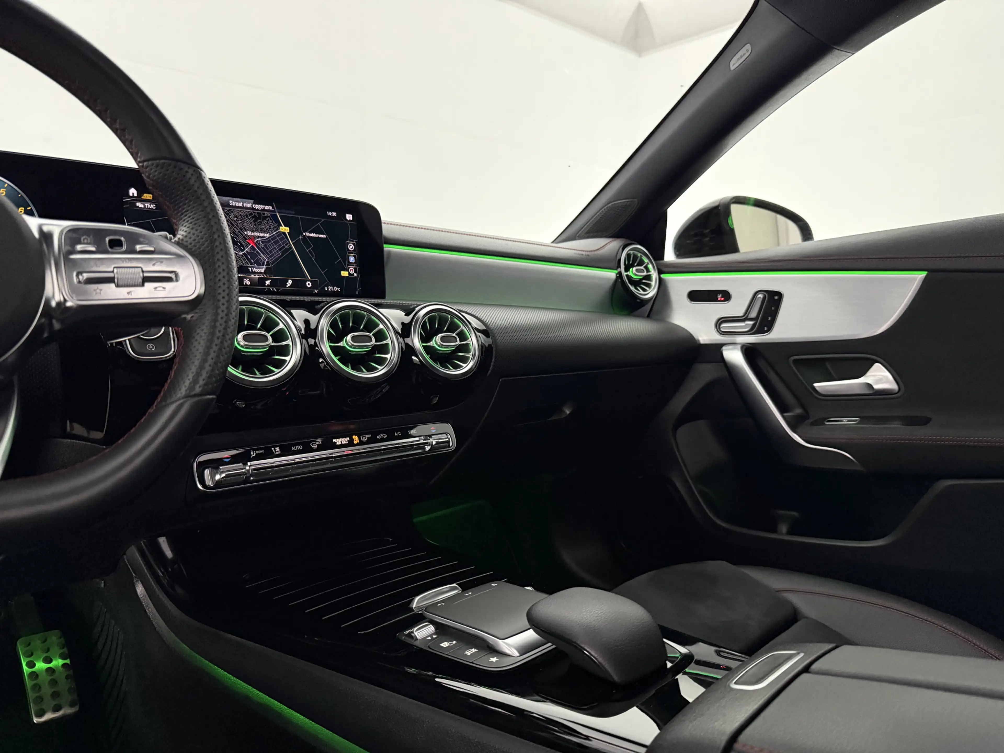 Mercedes-Benz CLA 200 AMG | Pano | Burmester | Camera | Sfeer | Virtual — photo 42