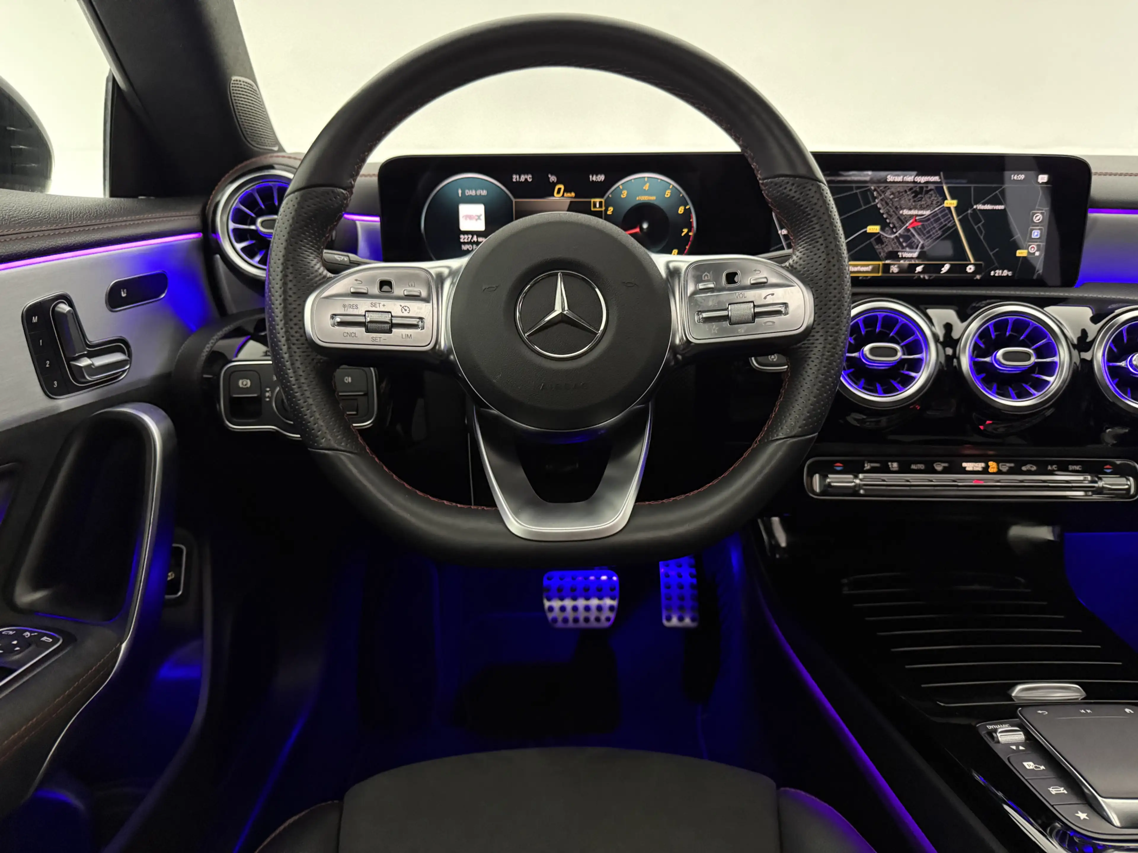 Mercedes-Benz CLA 200 AMG | Pano | Burmester | Camera | Sfeer | Virtual — photo 13