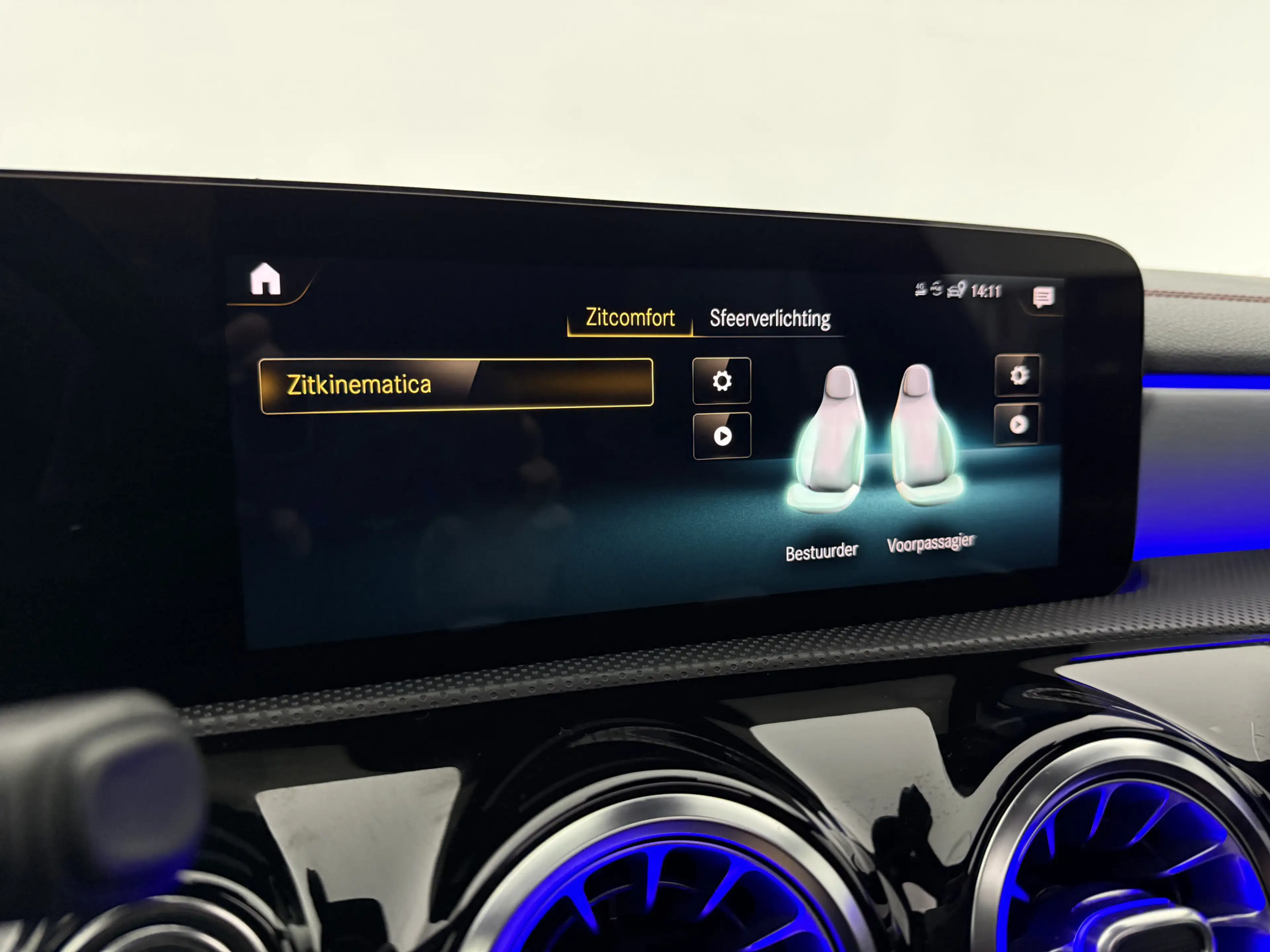 Mercedes-Benz CLA 200 AMG | Pano | Burmester | Camera | Sfeer | Virtual — photo 33