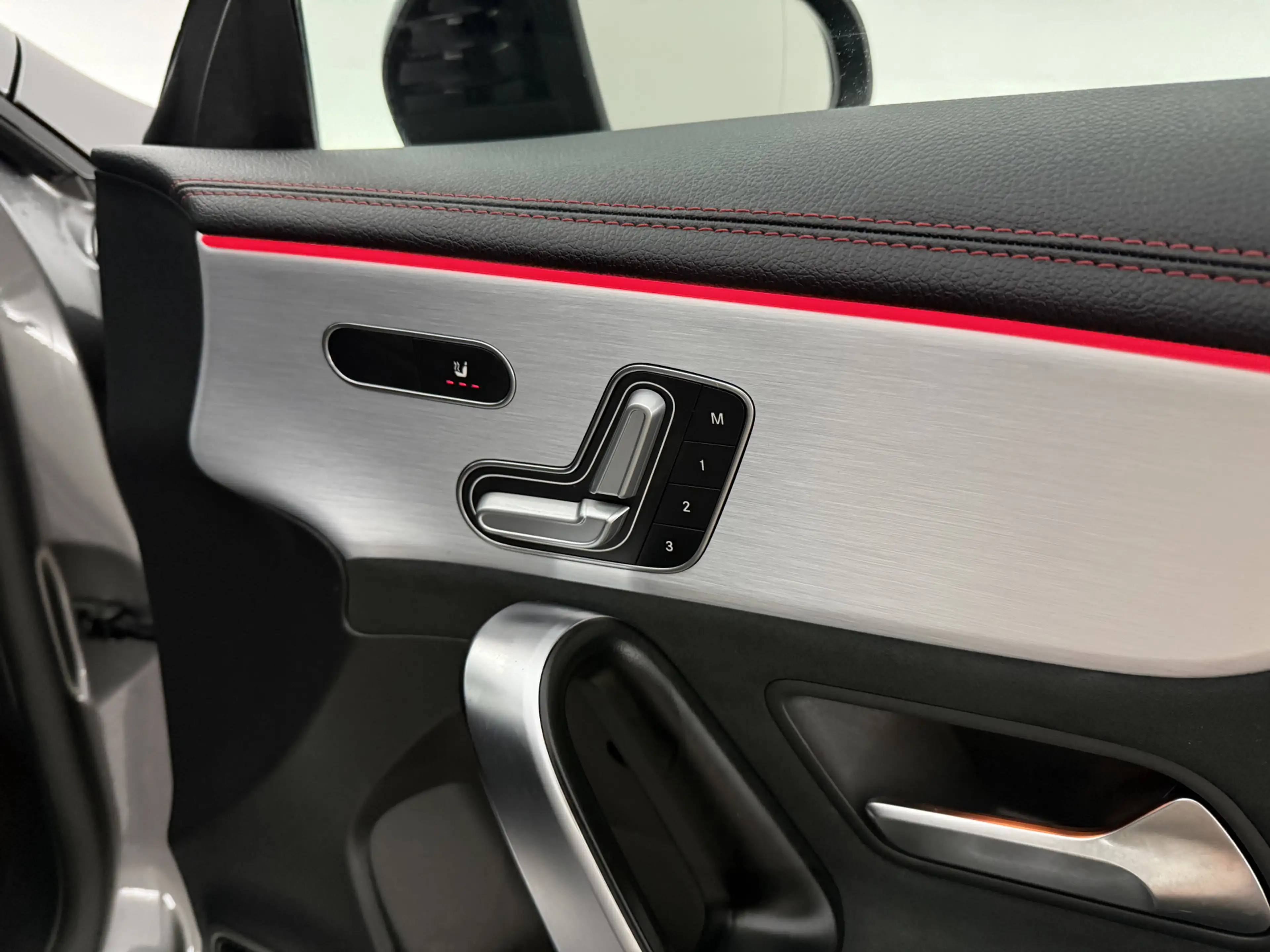 Mercedes-Benz CLA 200 AMG | Pano | Burmester | Camera | Sfeer | Virtual — photo 41