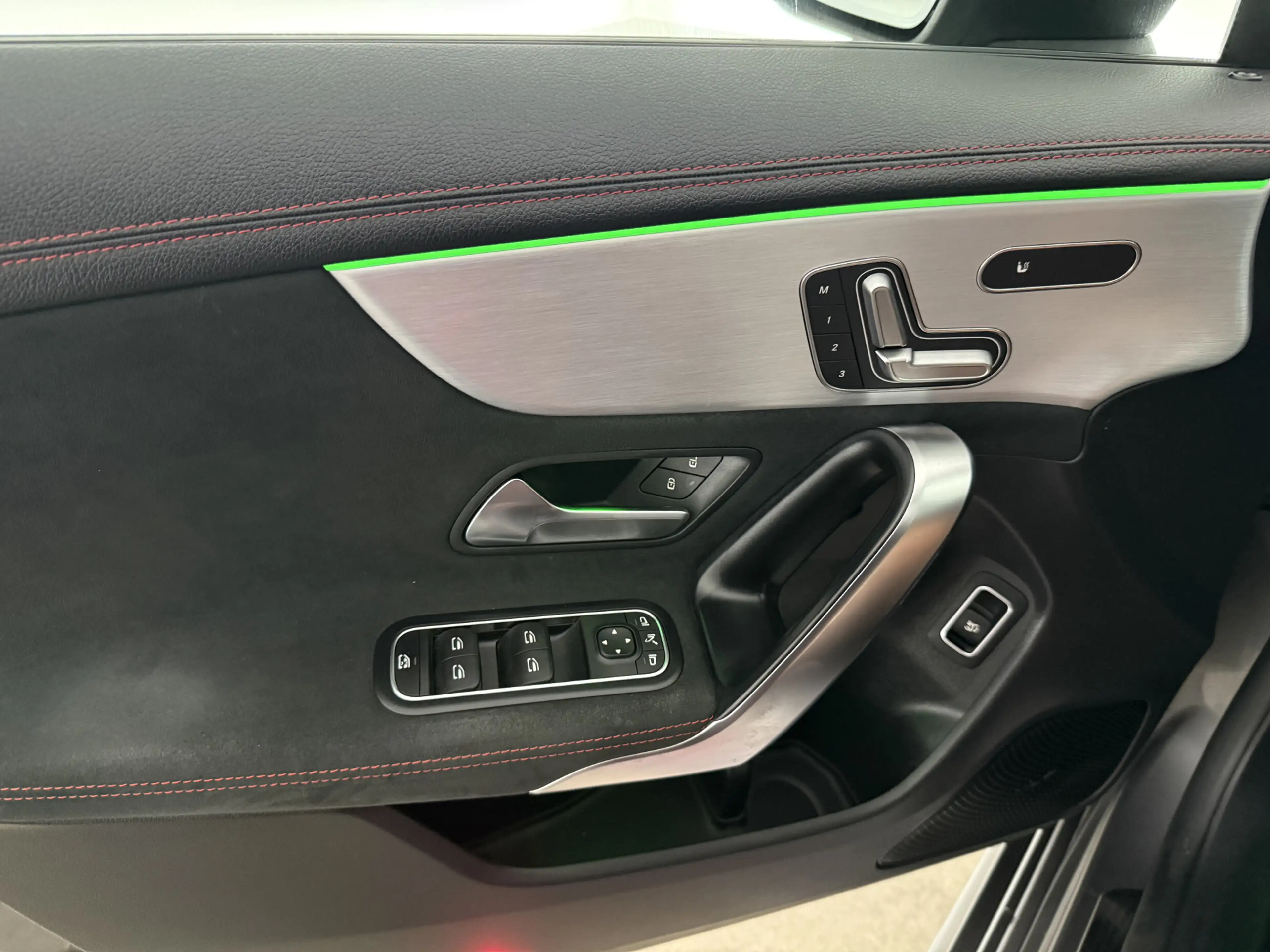 Mercedes-Benz CLA 200 AMG | Pano | Burmester | Camera | Sfeer | Virtual — photo 39