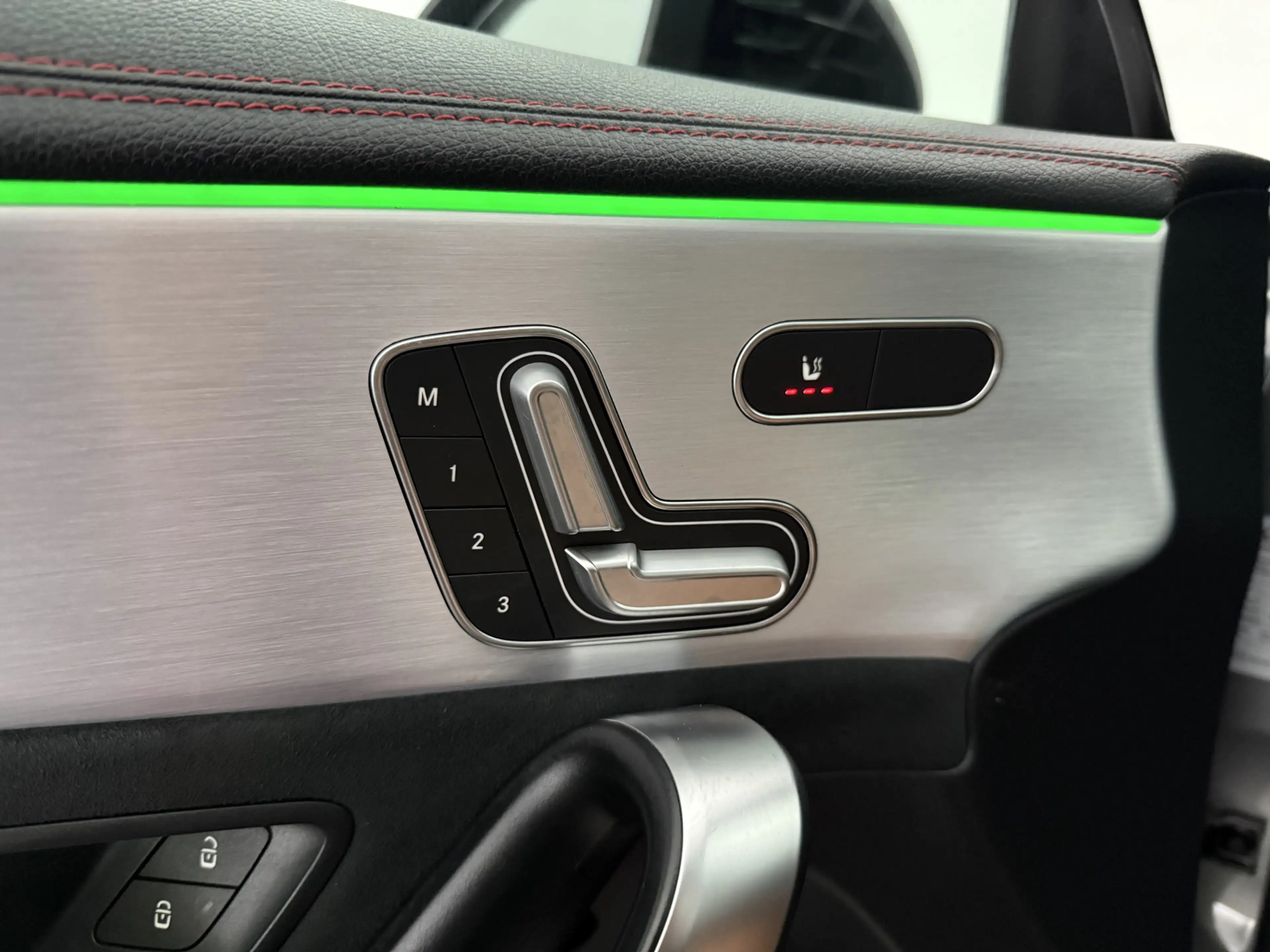 Mercedes-Benz CLA 200 AMG | Pano | Burmester | Camera | Sfeer | Virtual — photo 31