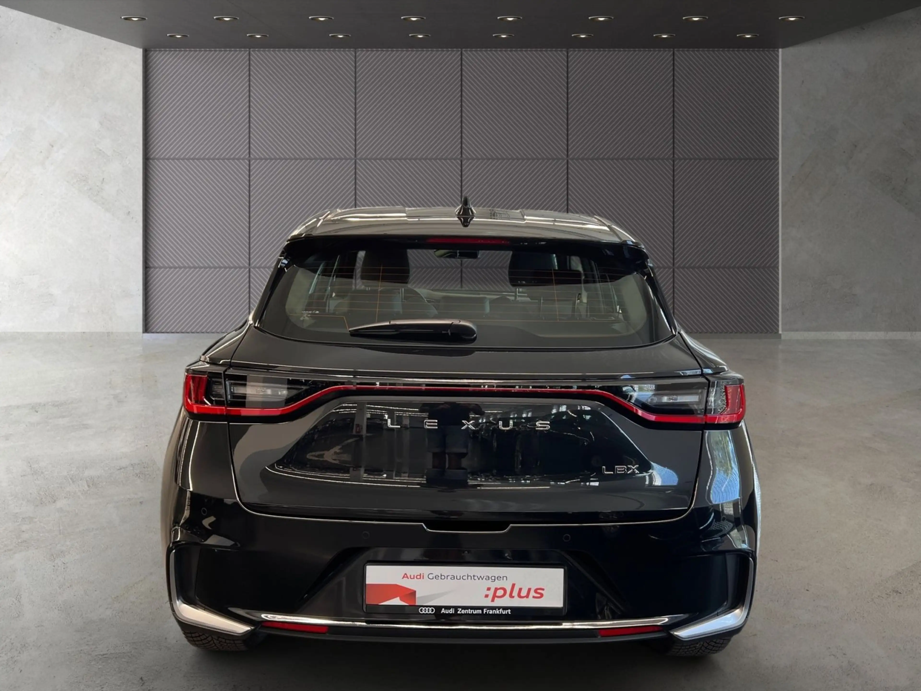 Lexus LBX 1.5 Hybrid Elegant Black Edition Bluetooth D — photo 6