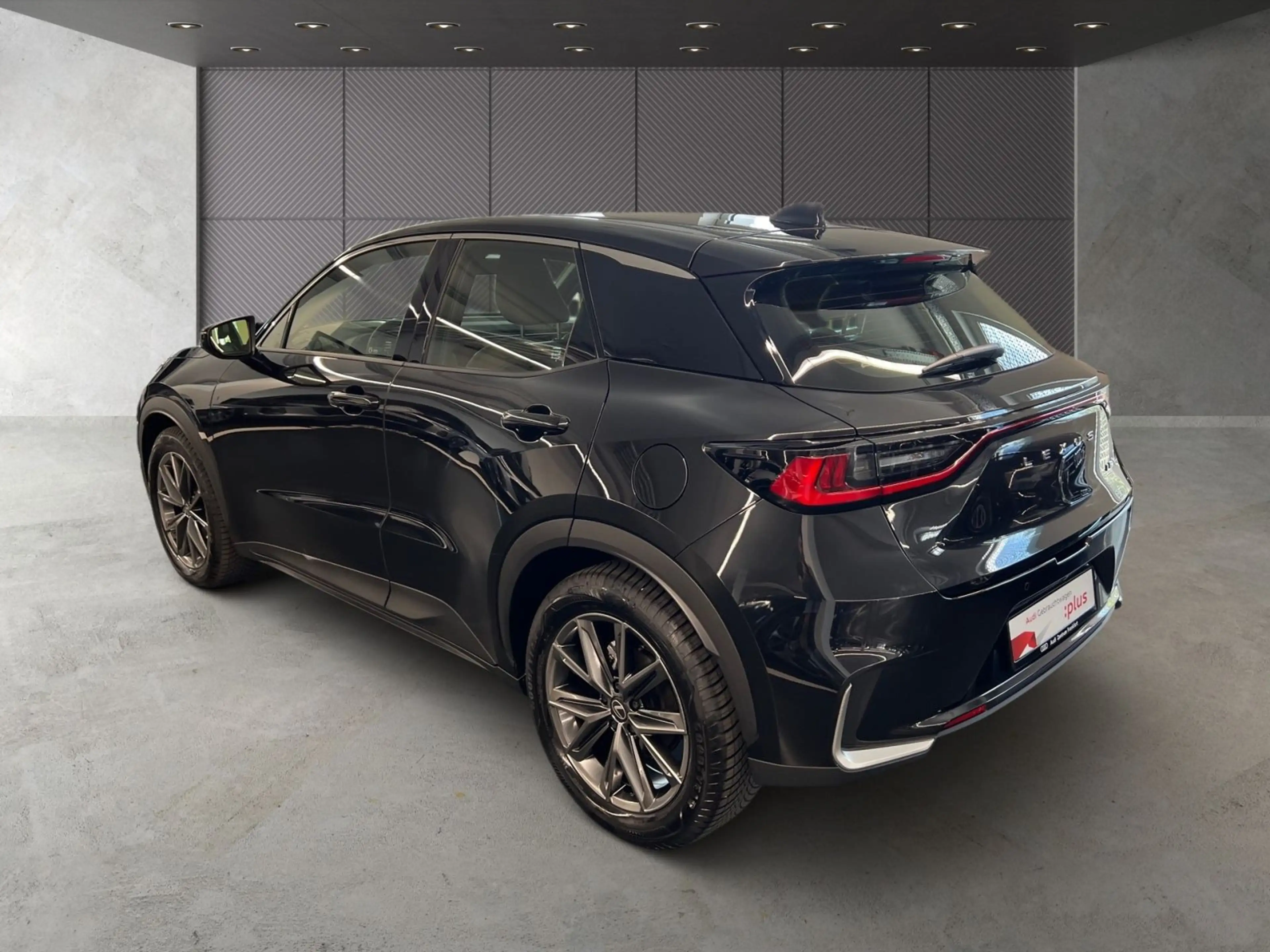 Lexus LBX 1.5 Hybrid Elegant Black Edition Bluetooth D — photo 5
