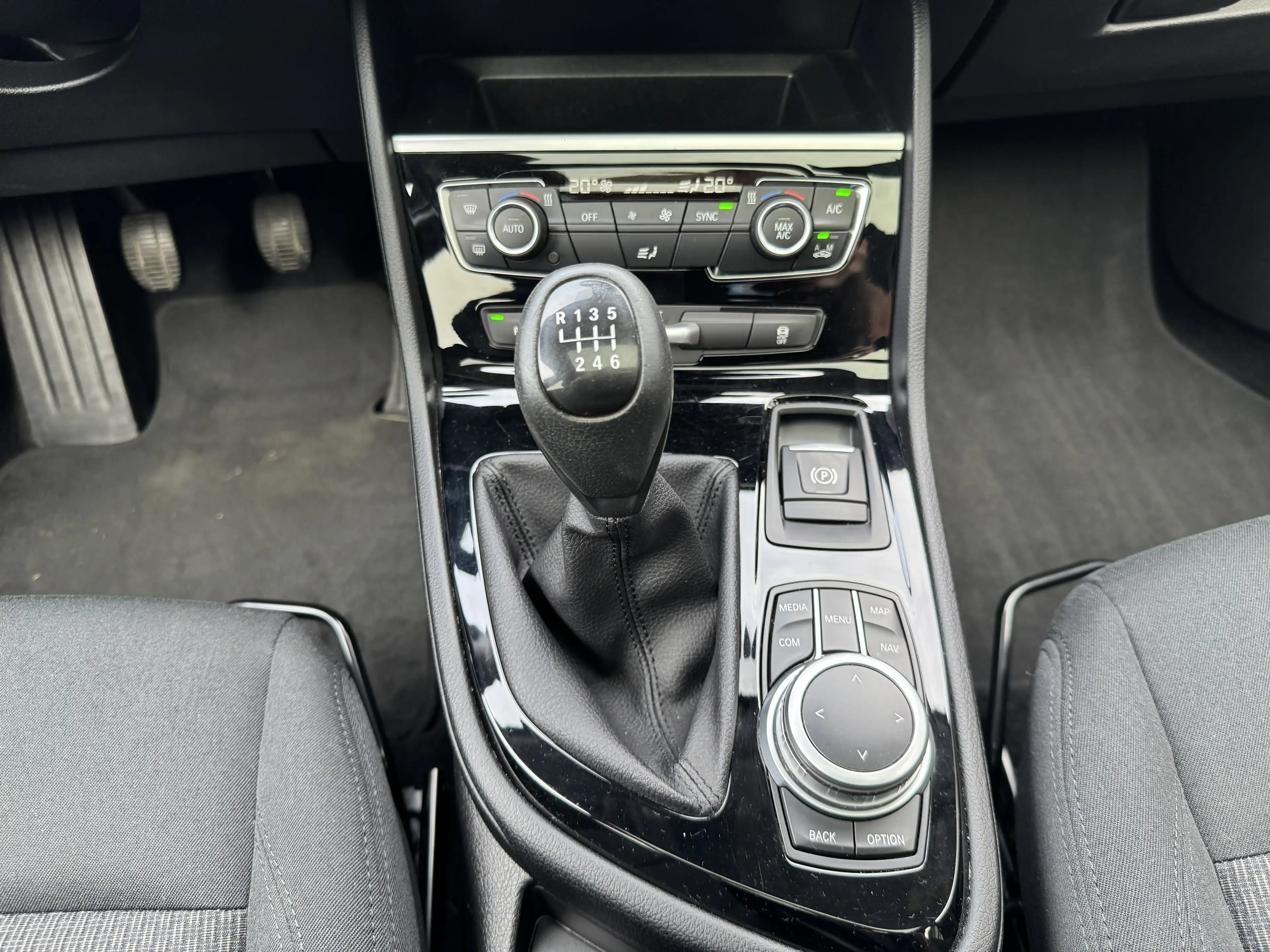 BMW 216 Active Tourer 1.5 Benzine + Panoramisch dak — photo 11