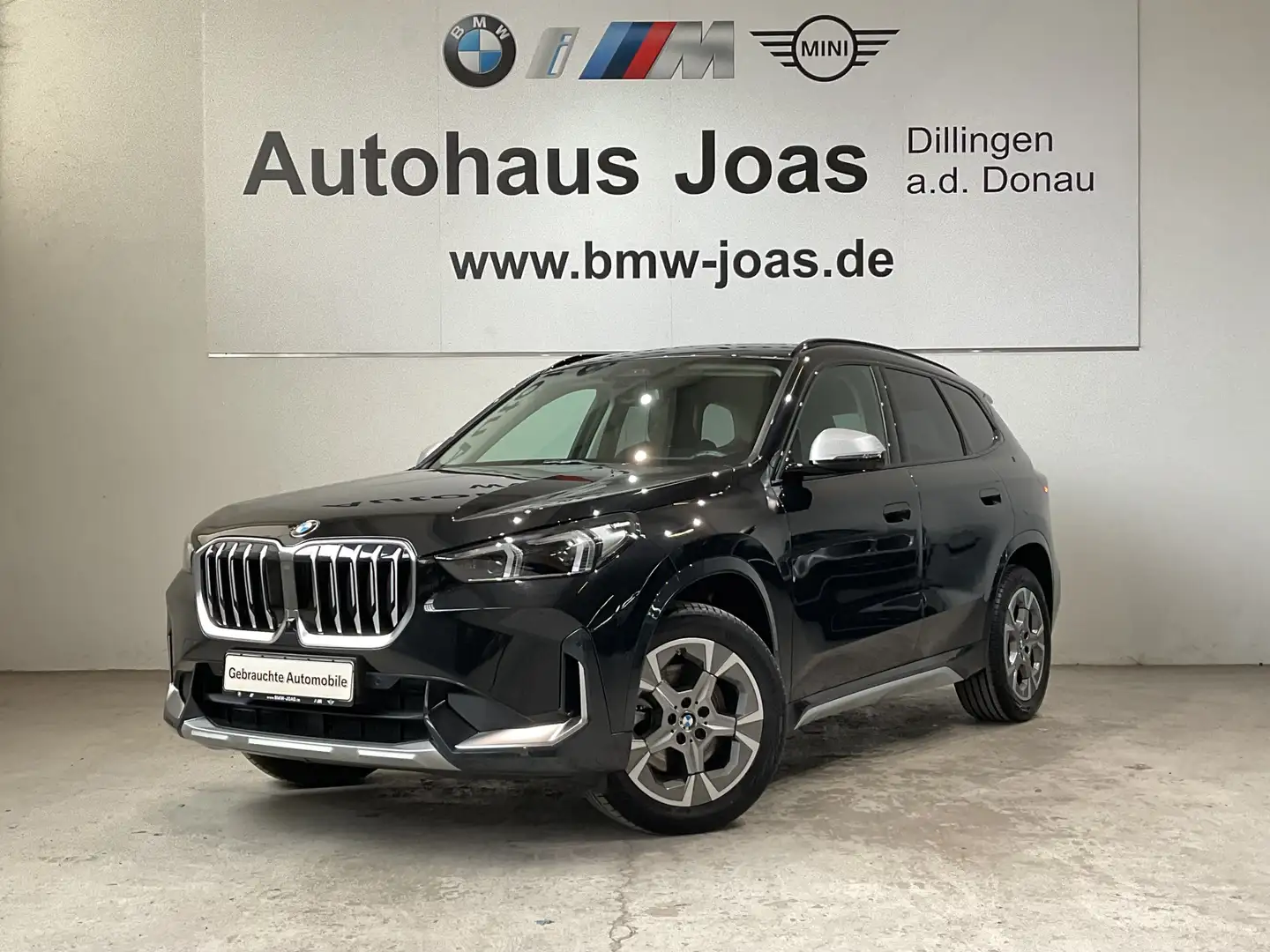 BMW X1 sDrive20i AHK Head-Up Parking Assis. Plus Schwarz - 1