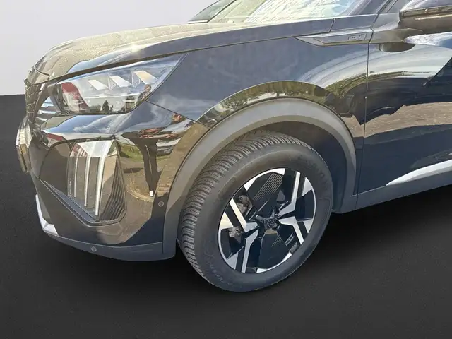Peugeot 2008 view 11