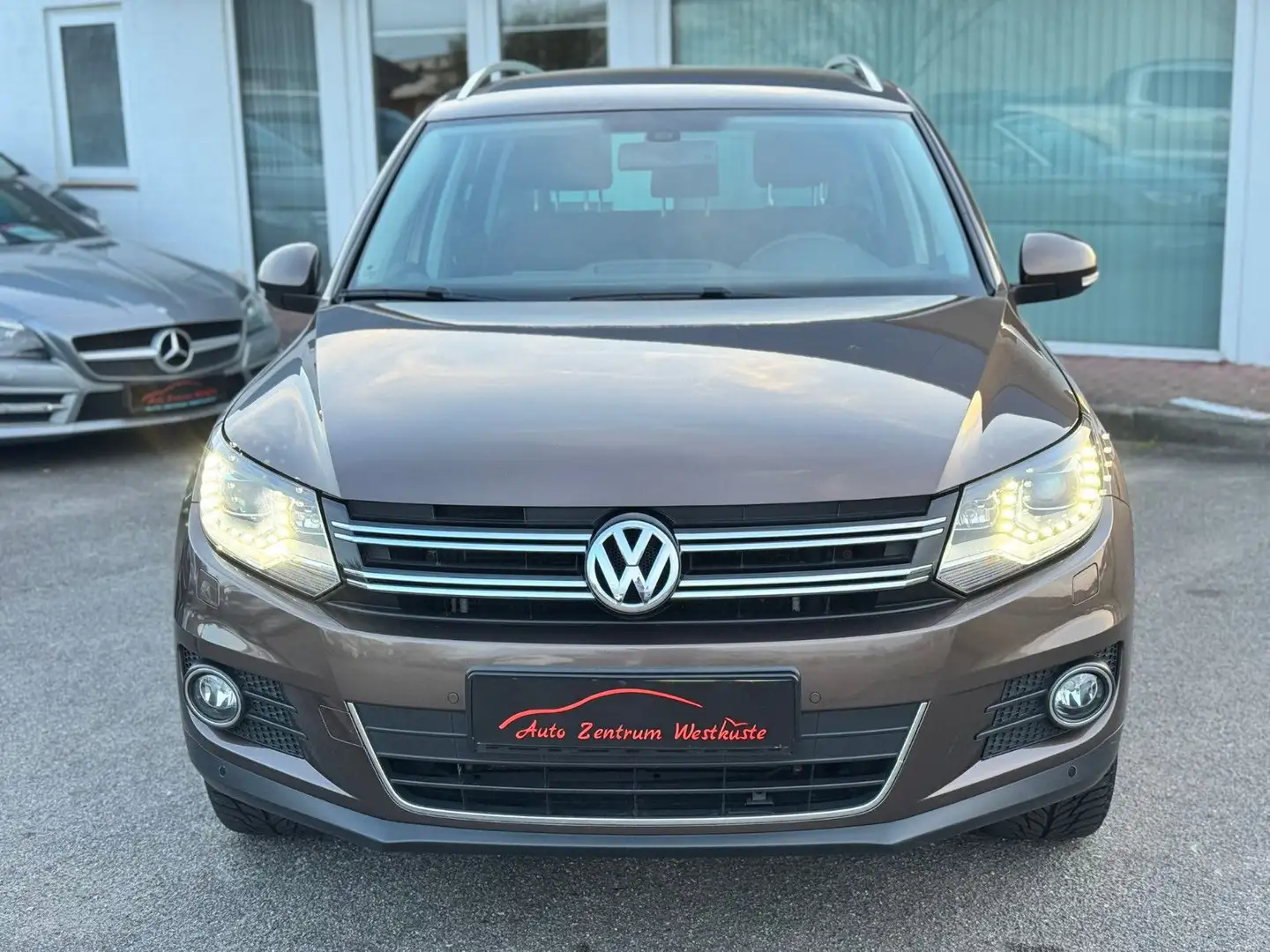 Volkswagen Tiguan 2.0 TDI DSG Cup Sport & Style BMT 4Motion Braun - 2