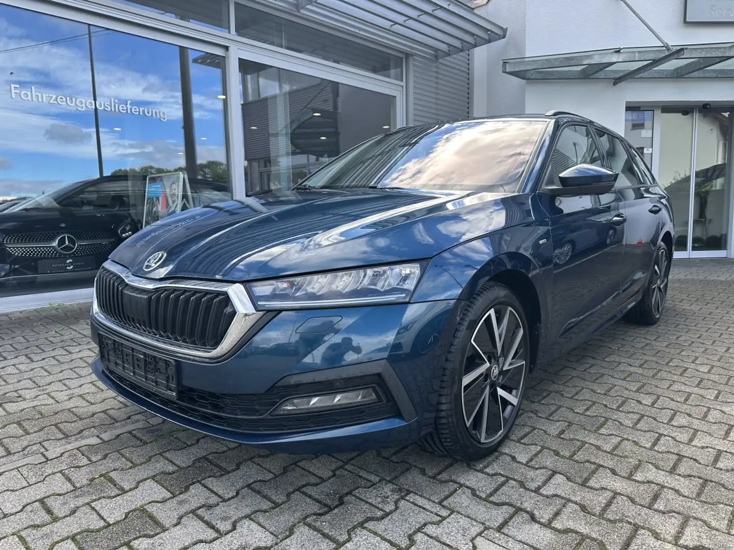 Skoda Octavia Octavia Combi 2.0TDI CLEVER*VC*LED*STANDH.*KAMERA Bleu - 2