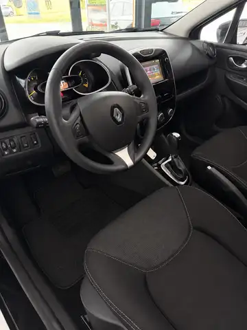 Renault Clio view 7