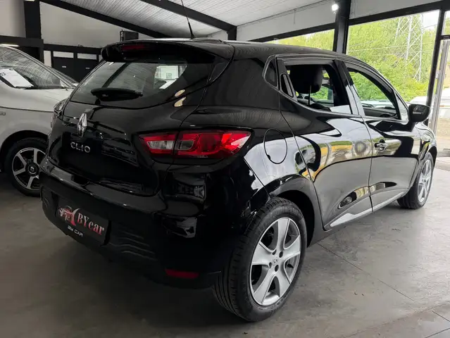 Renault Clio view 3