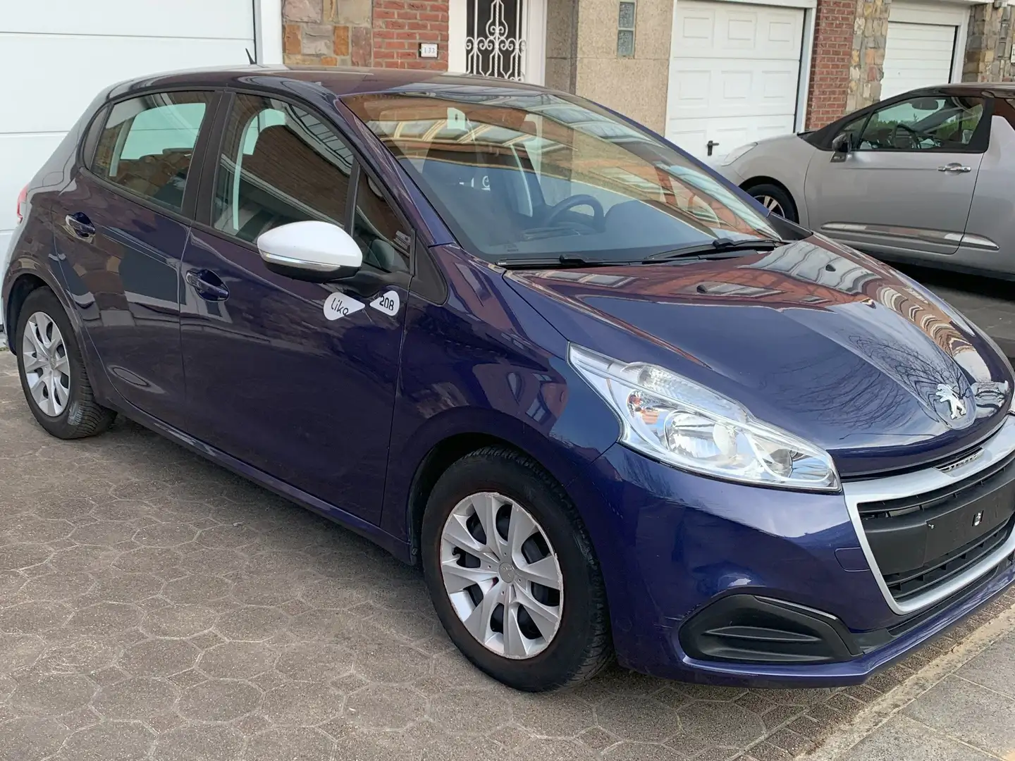 Peugeot 208 1.2i+PureTech+Like +airco Blauw - 2