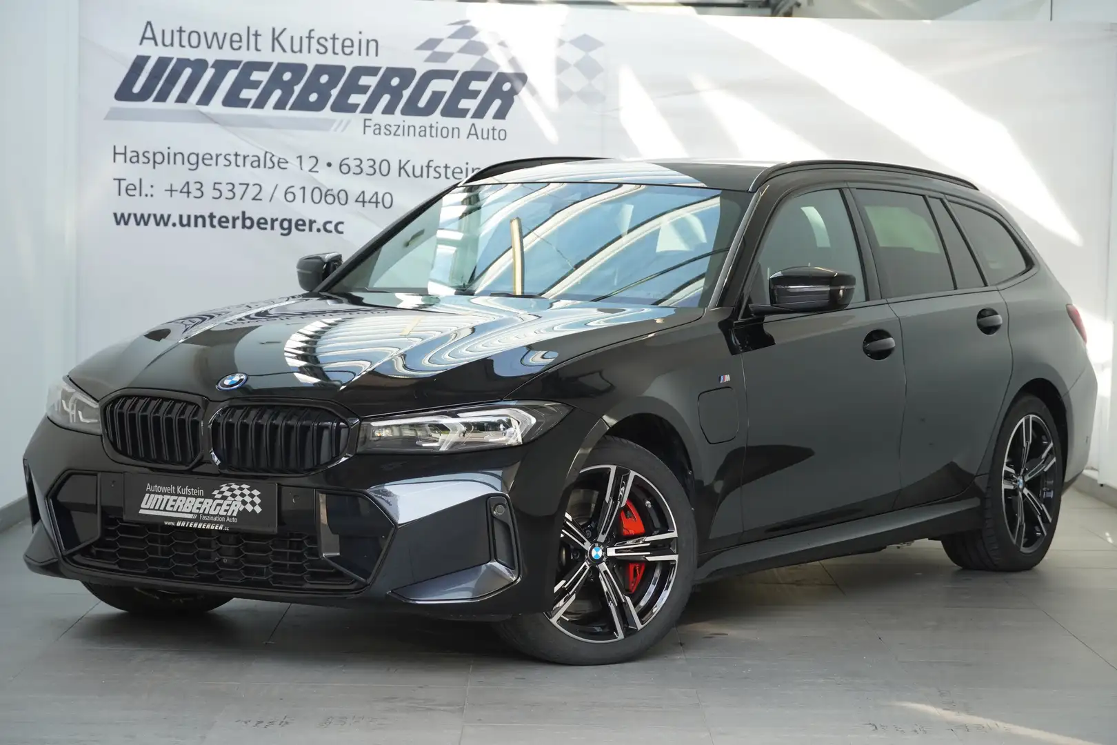 BMW 330 e xDrive Touring Aut. M Sportpaket Pro Schwarz - 2