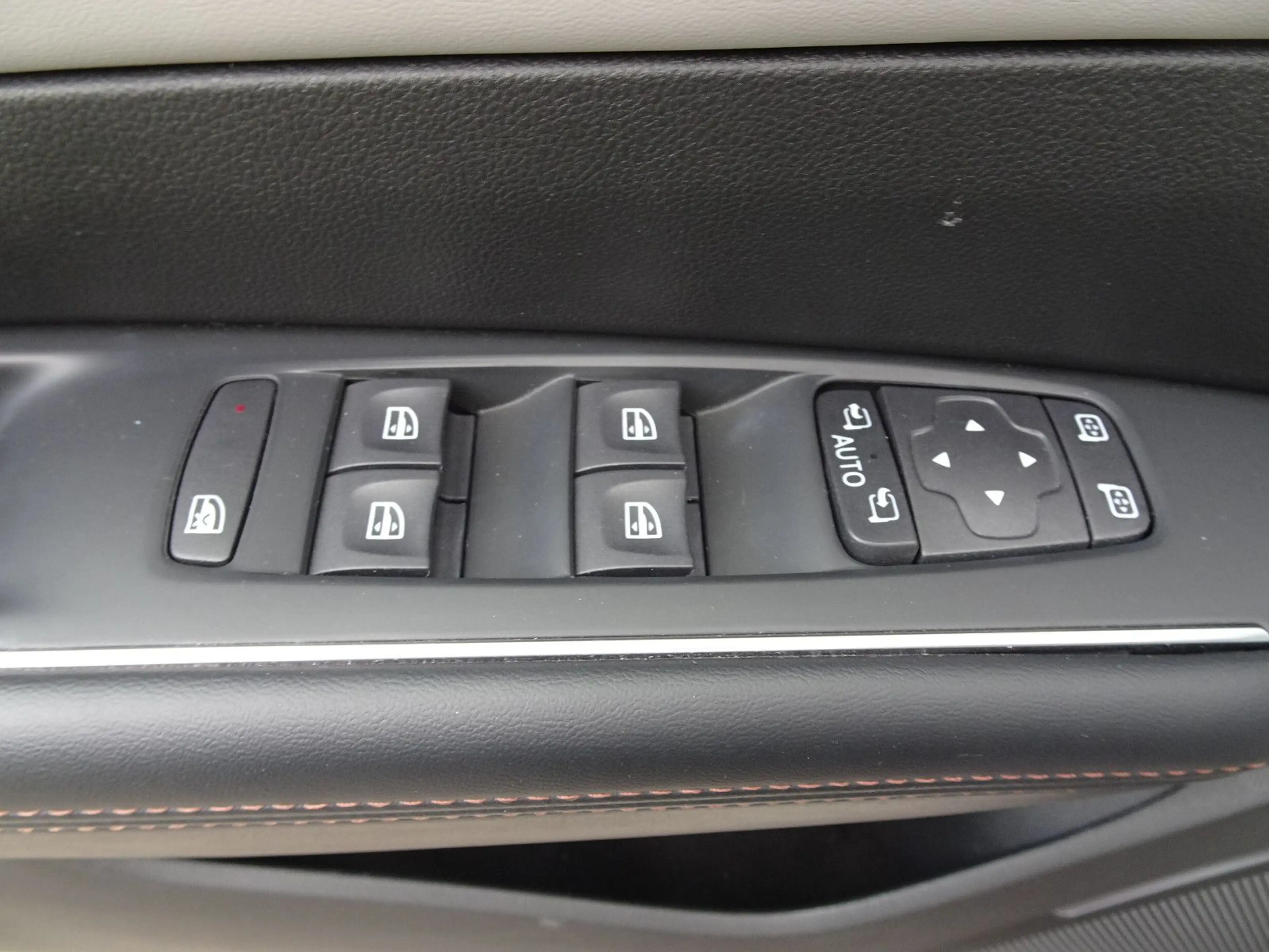 Renault Talisman TCe 225 EDC GPF Initiale Paris/ Leder — photo 13