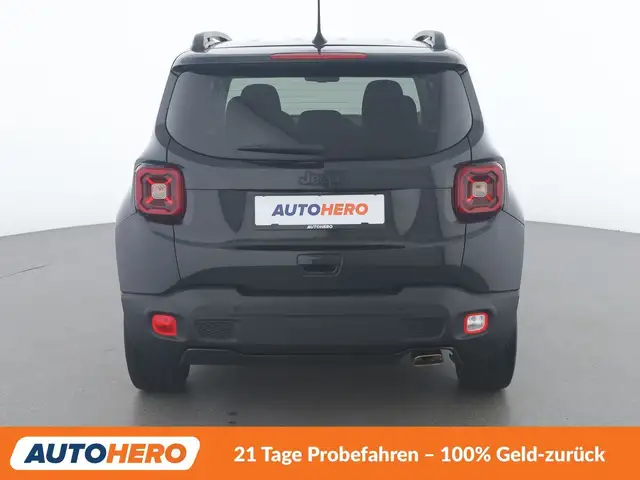 Jeep Renegade view 5