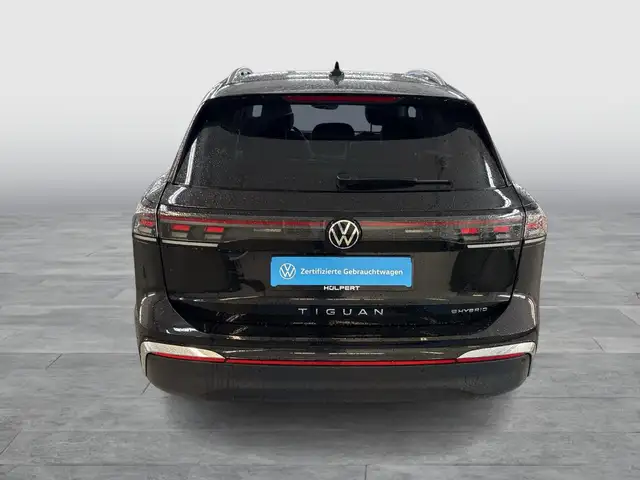 Volkswagen Tiguan view 5