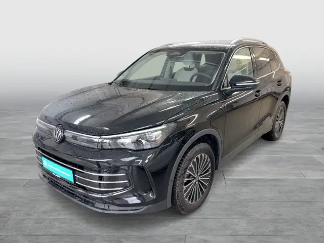 Volkswagen Tiguan view 2