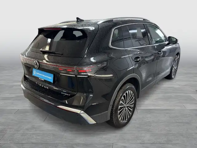 Volkswagen Tiguan view 6
