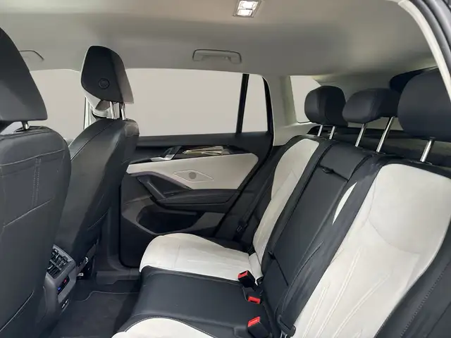 Volkswagen Tiguan view 12