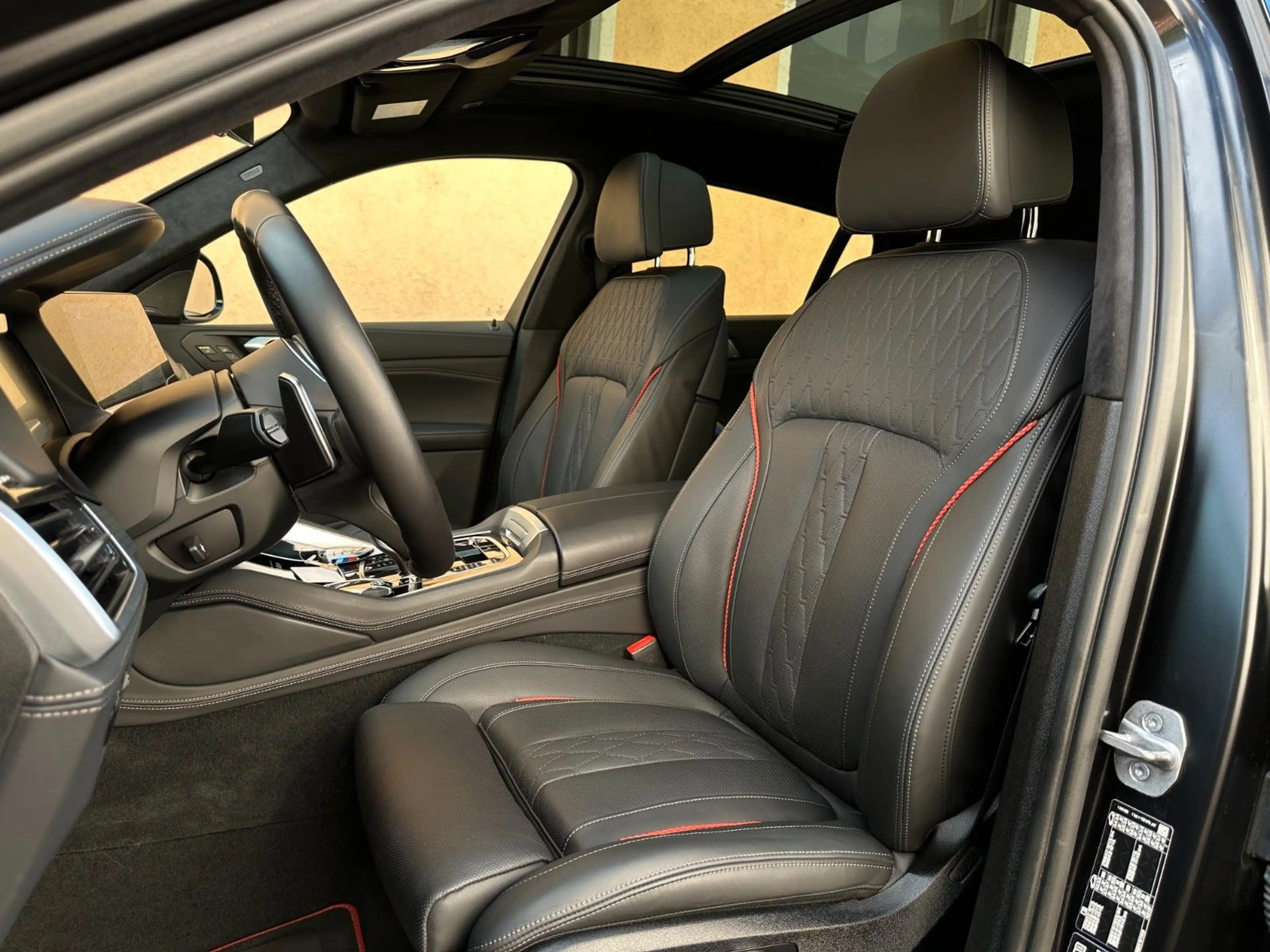 BMW X6 xDr40d M Sport Black Vermilion Edition Frozen — photo 5