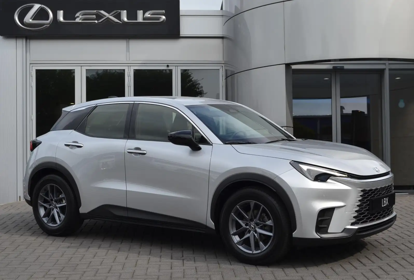 Lexus LBX 2WD STOELVERW STUURVERW PARK-SENSOR BLIND-SPOT CAR Grijs - 1