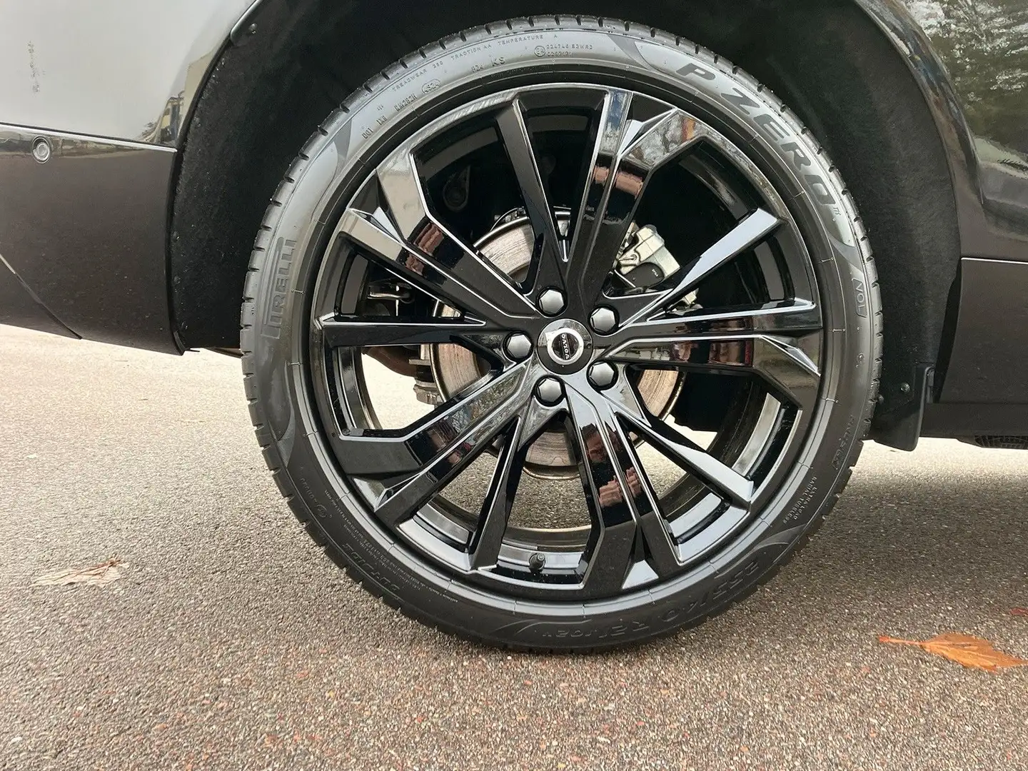 Volvo XC60 B5 AWD Black Edition Ultra ACC BLIS HUD SD Schwarz - 2