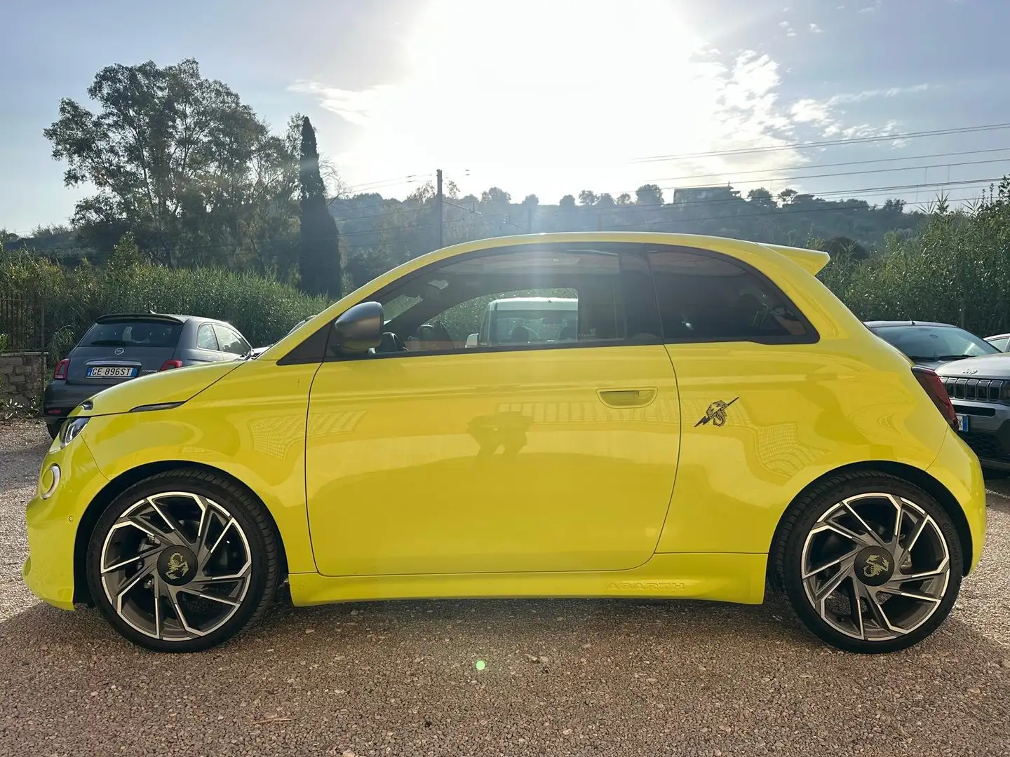 Abarth 500e 500e 500e 42 kWh Scorpionissima Jaune - 2