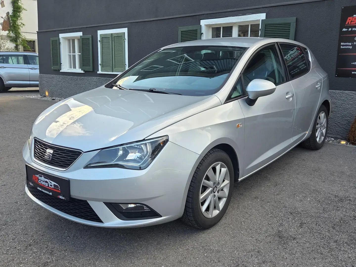 SEAT Ibiza Style Grau - 1