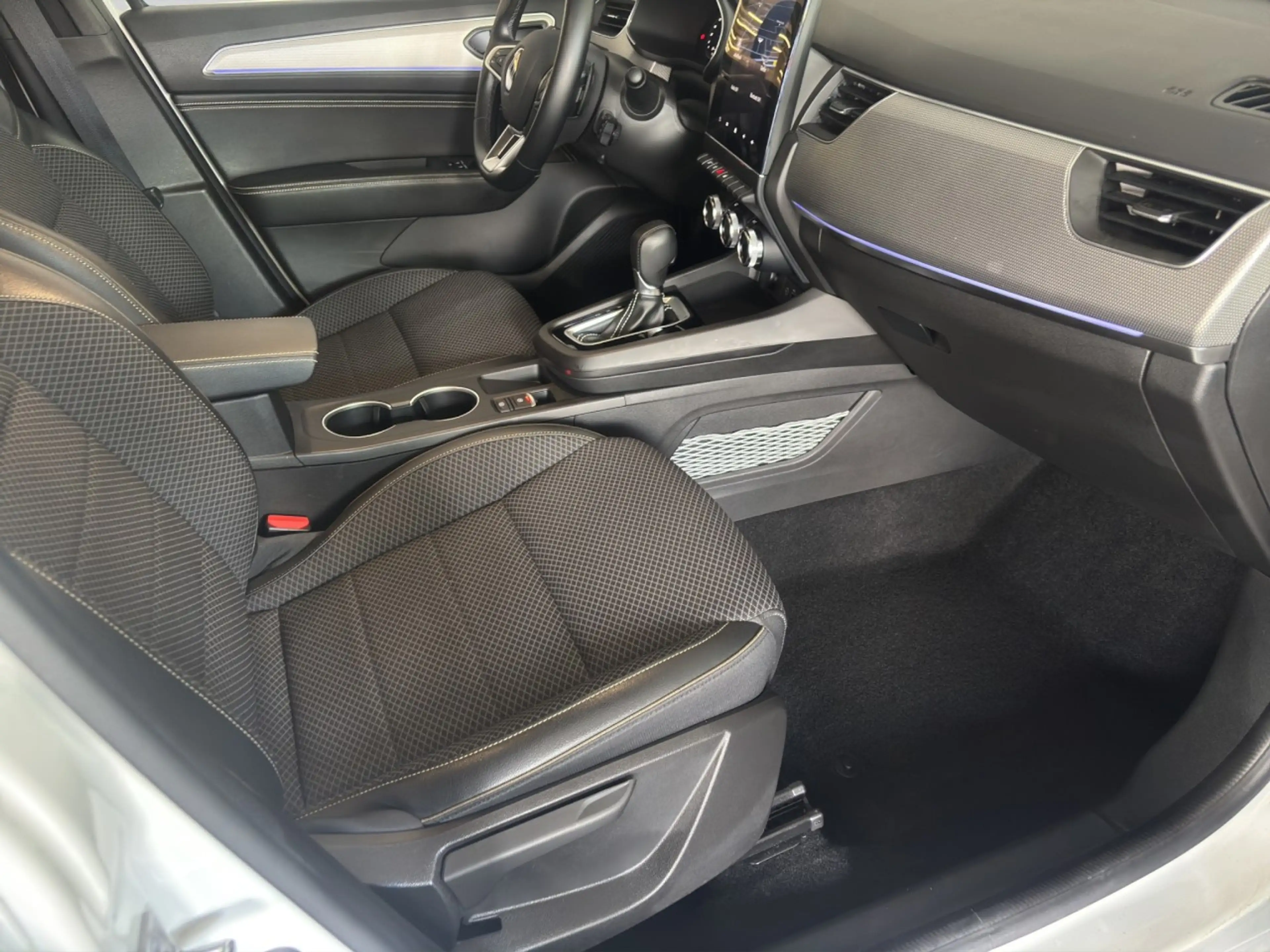 Renault Arkana Techno Mild Hybrid 140 EDC Klima Navi — photo 15