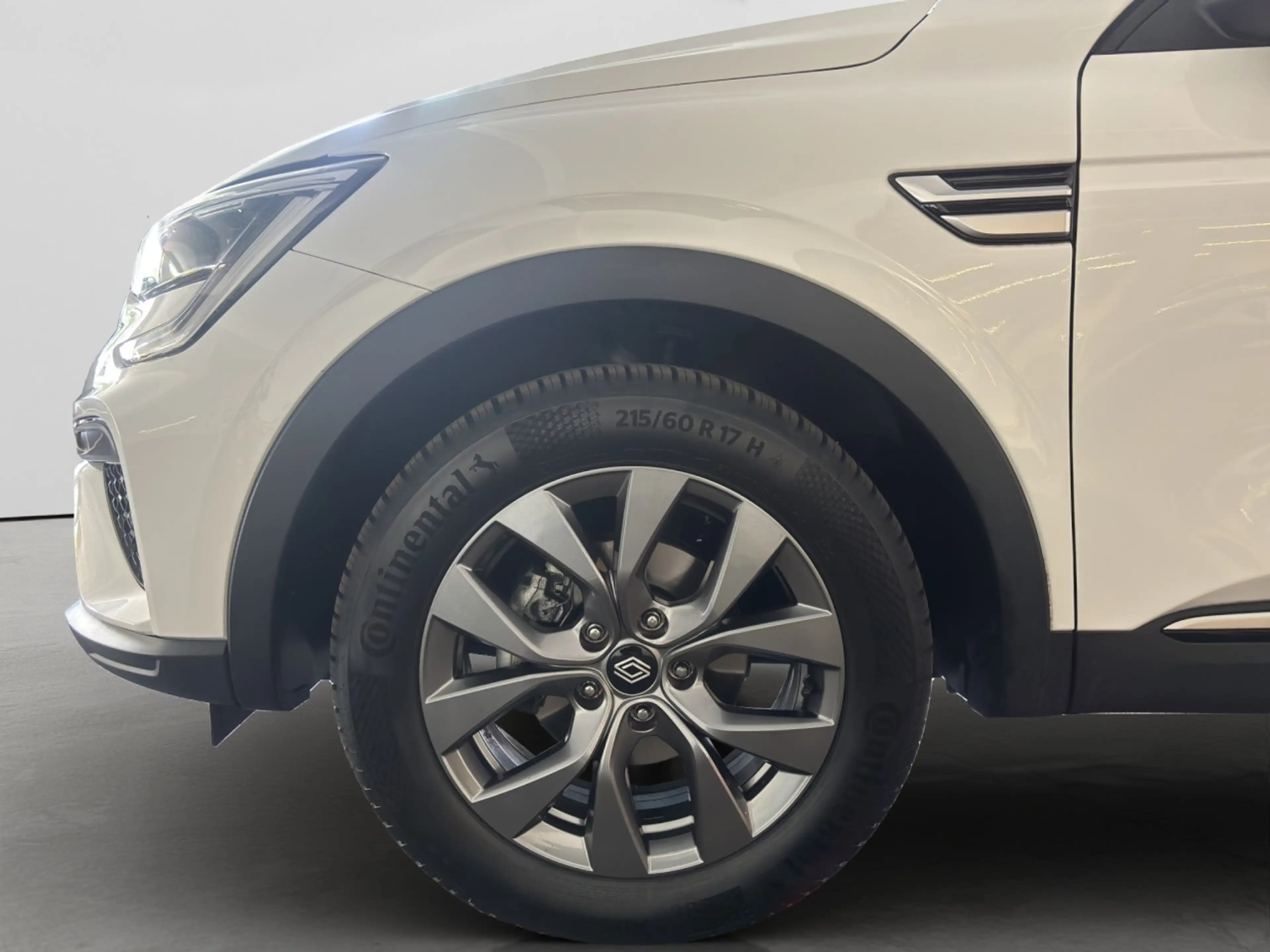 Renault Arkana Techno Mild Hybrid 140 EDC Klima Navi — photo 4