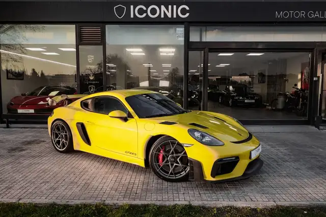 Porsche Cayman GT4 RS PDK