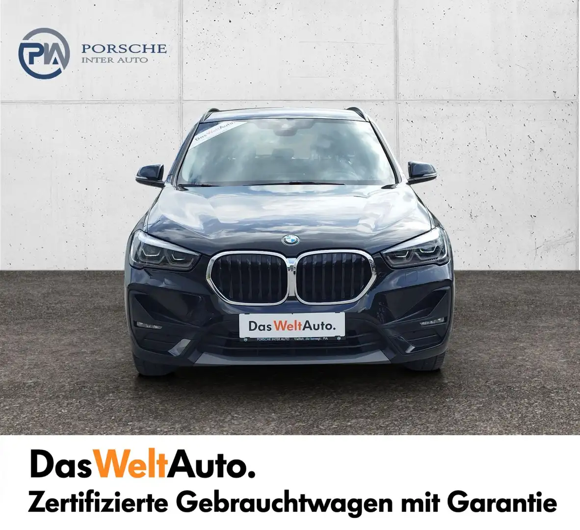 BMW X1 xDrive18d Schwarz - 1