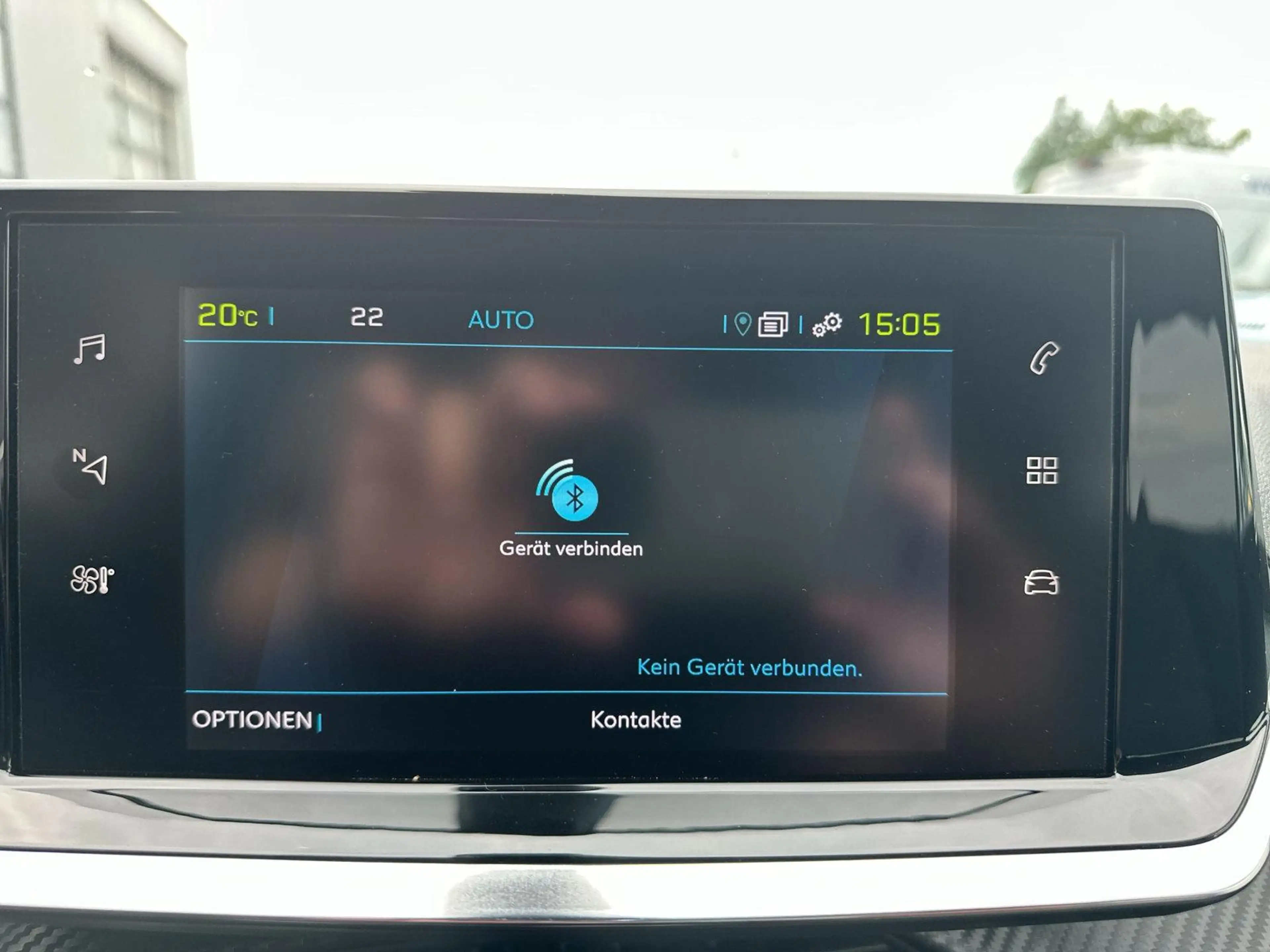 Peugeot e-2008 Allure — photo 20
